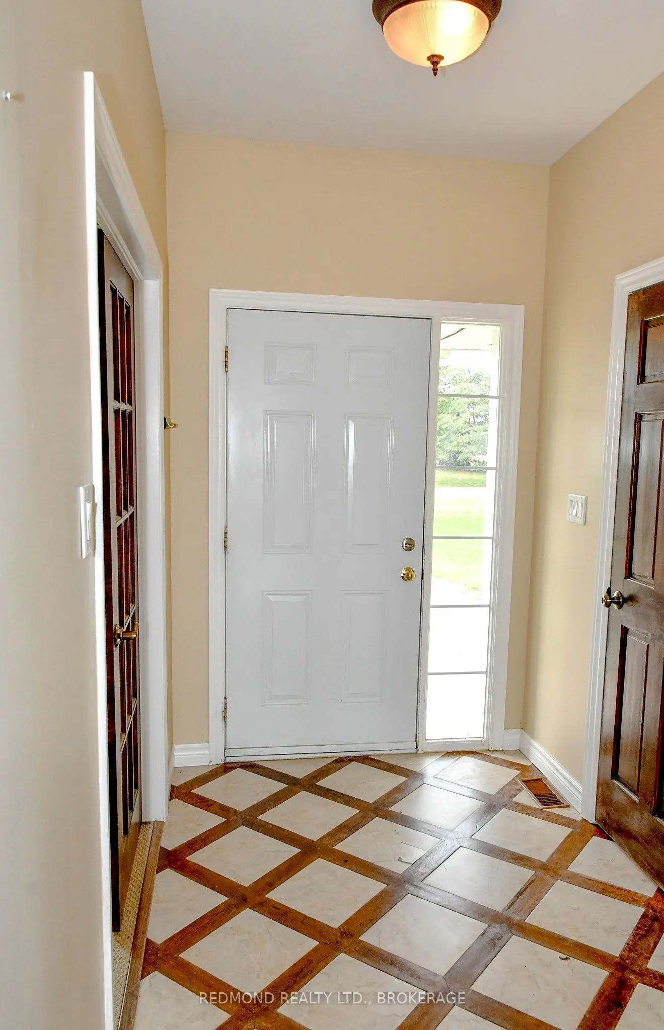 1461 English Way