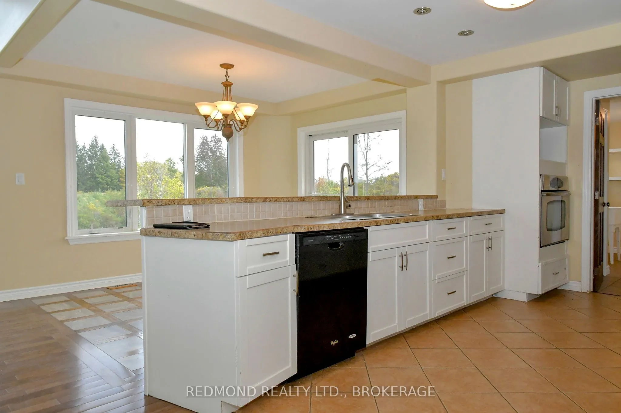 1461 English Way