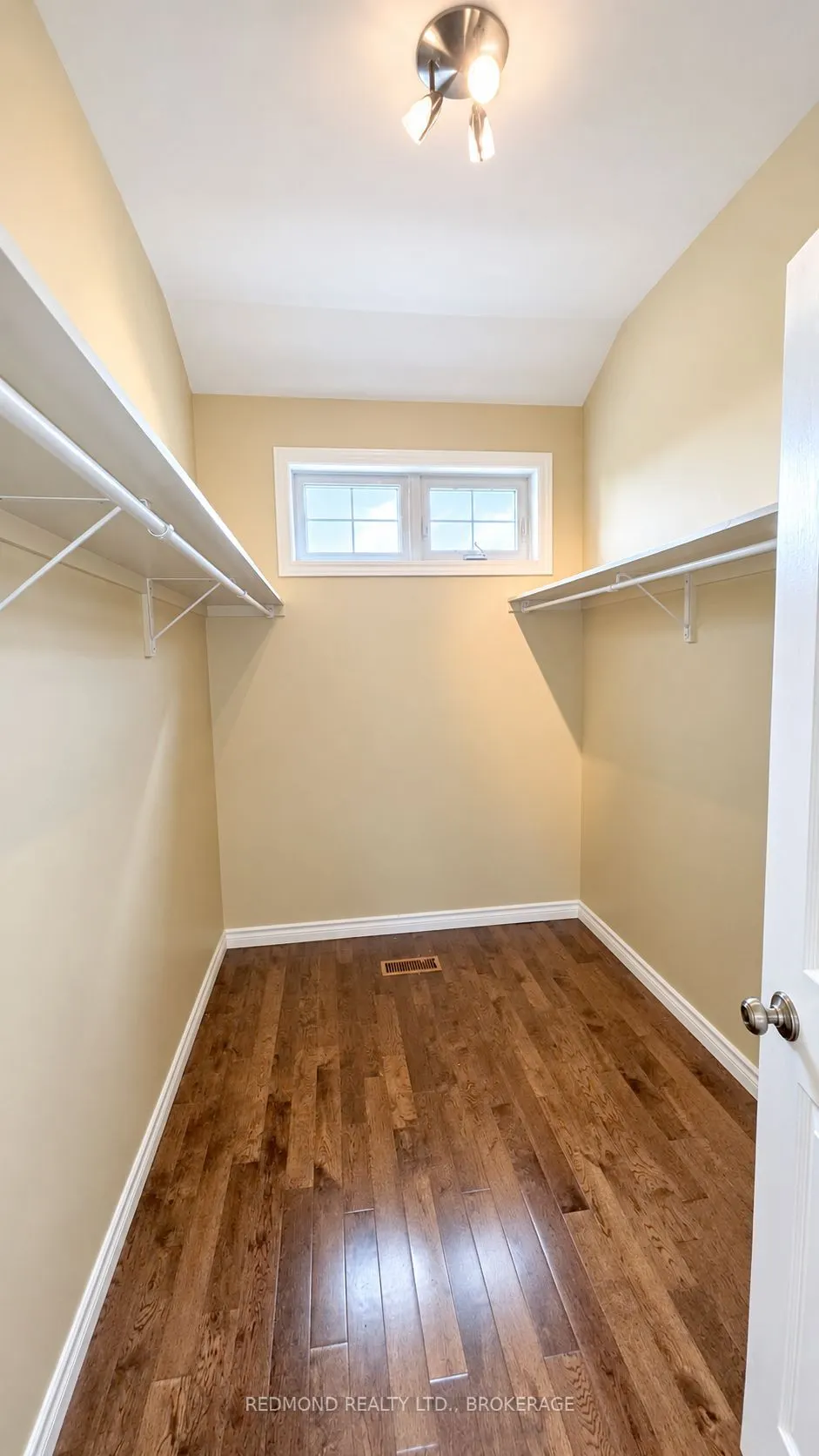 1461 English Way