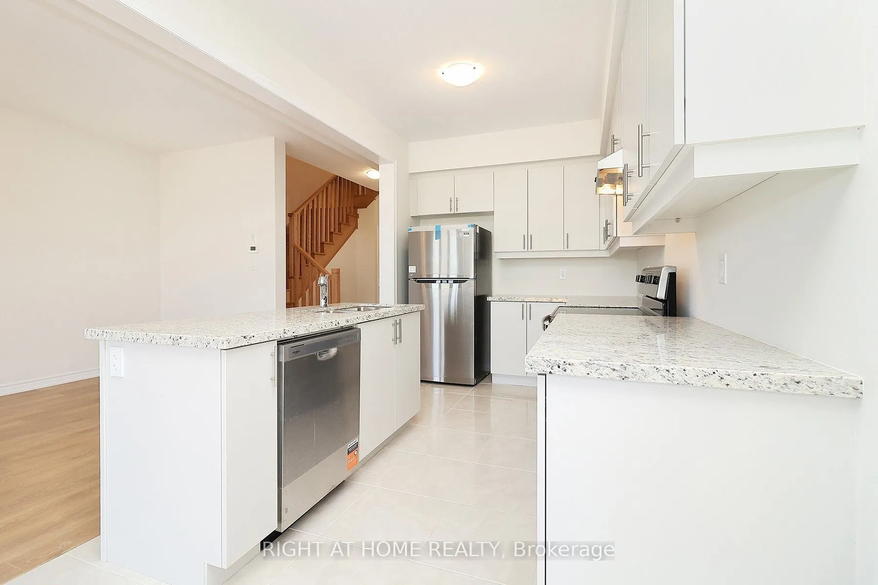 1052 Periwinkle Crescent