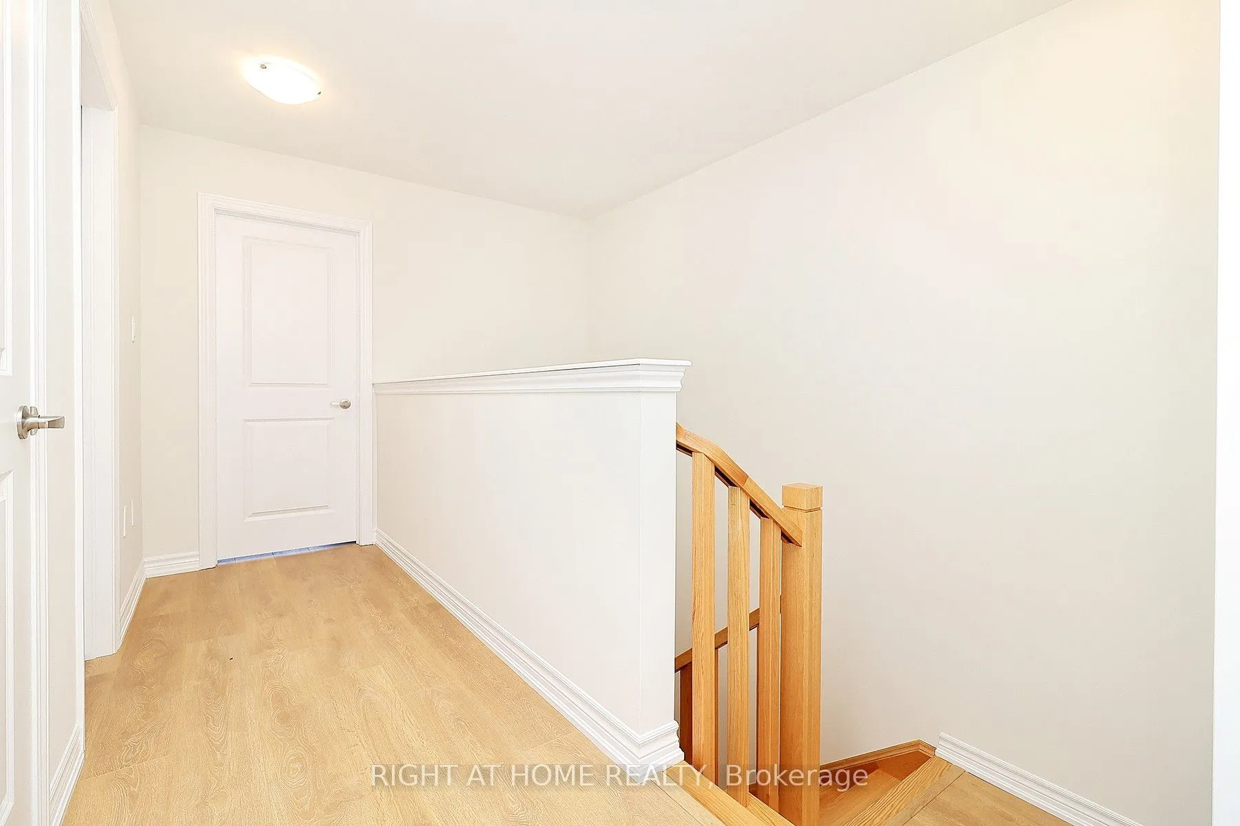 1052 Periwinkle Crescent