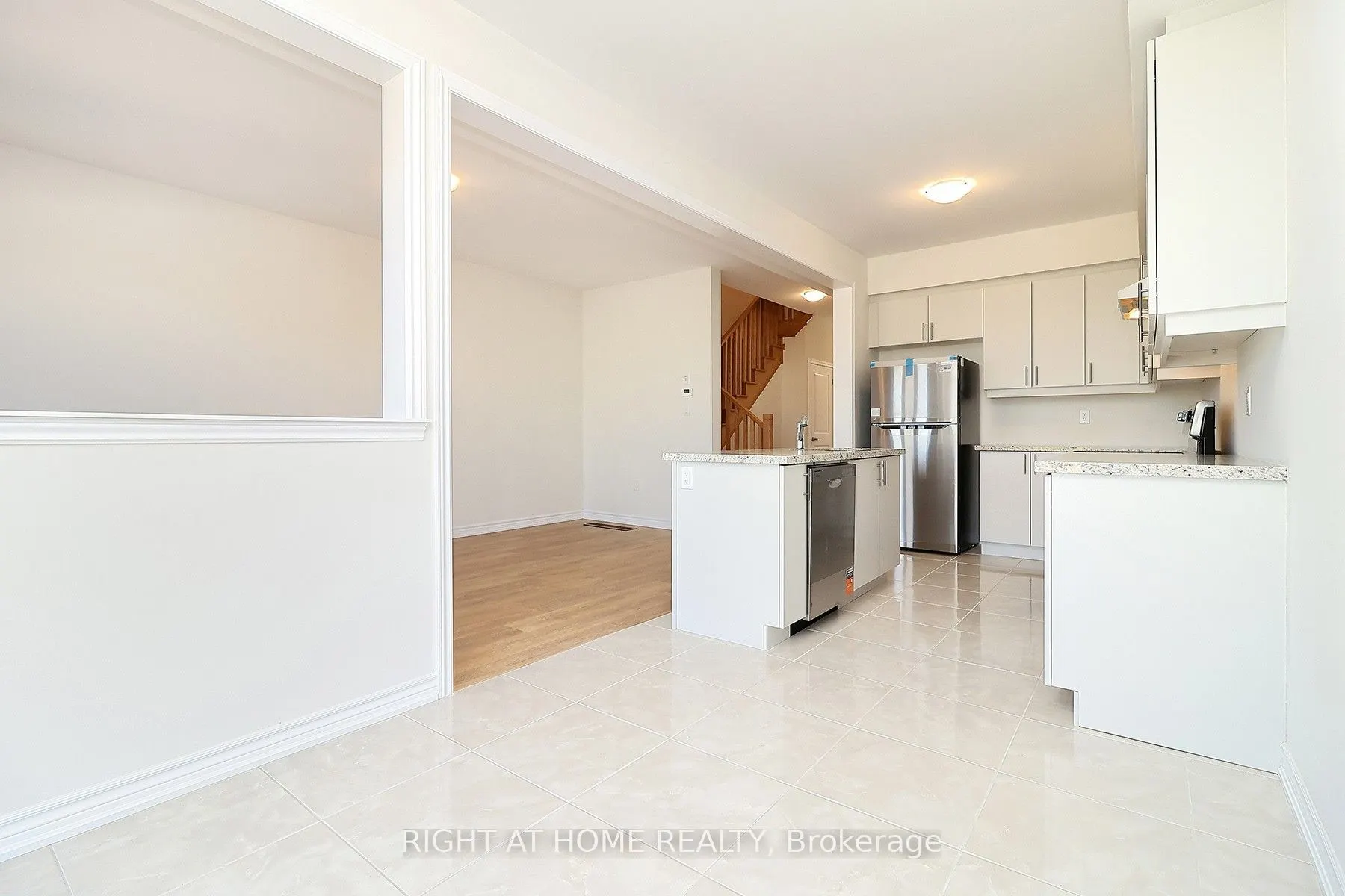 1052 Periwinkle Crescent