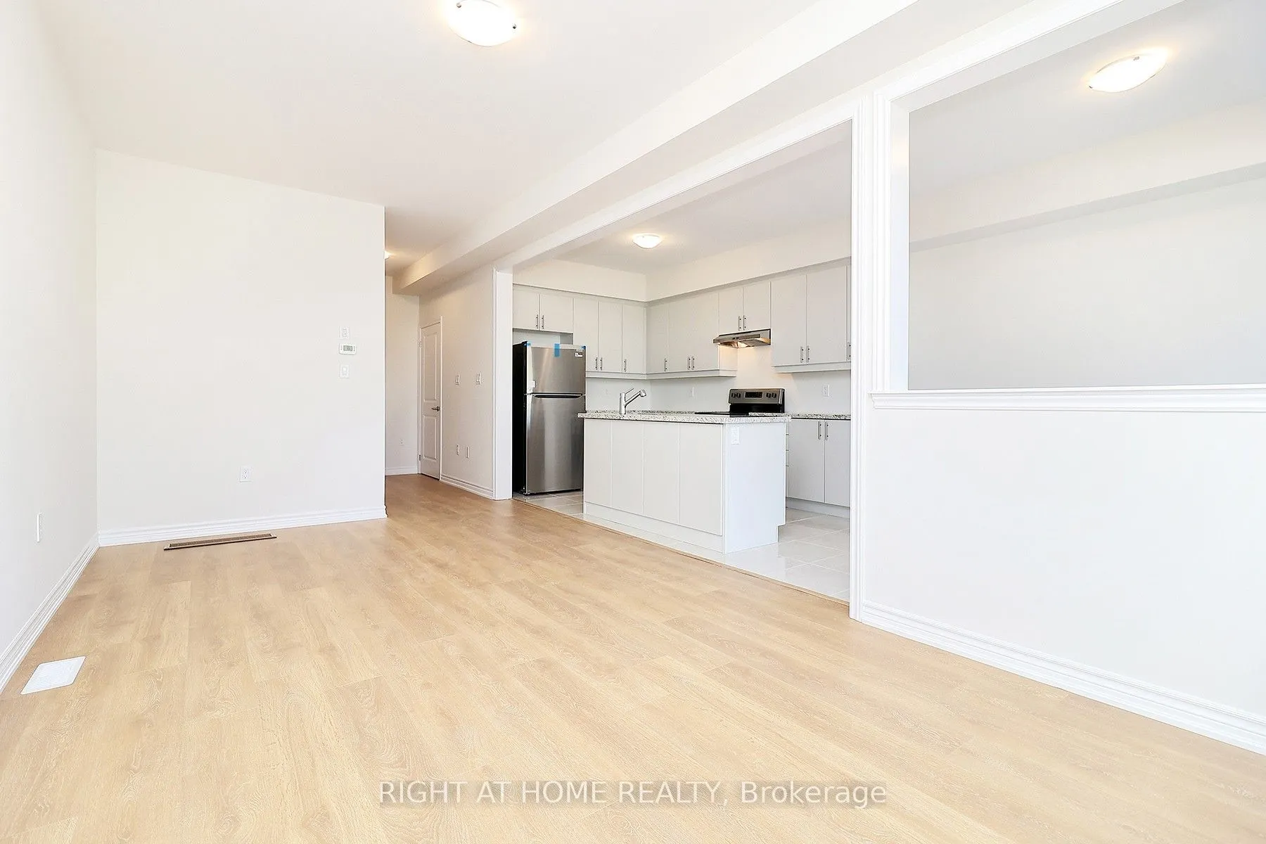 1052 Periwinkle Crescent