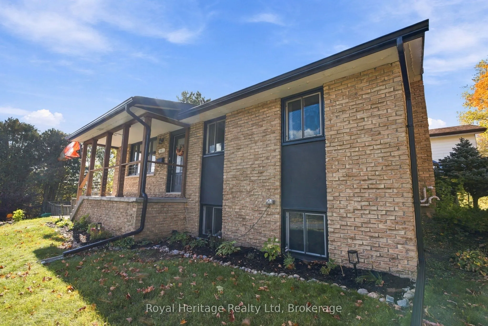 1533 Redwood Drive