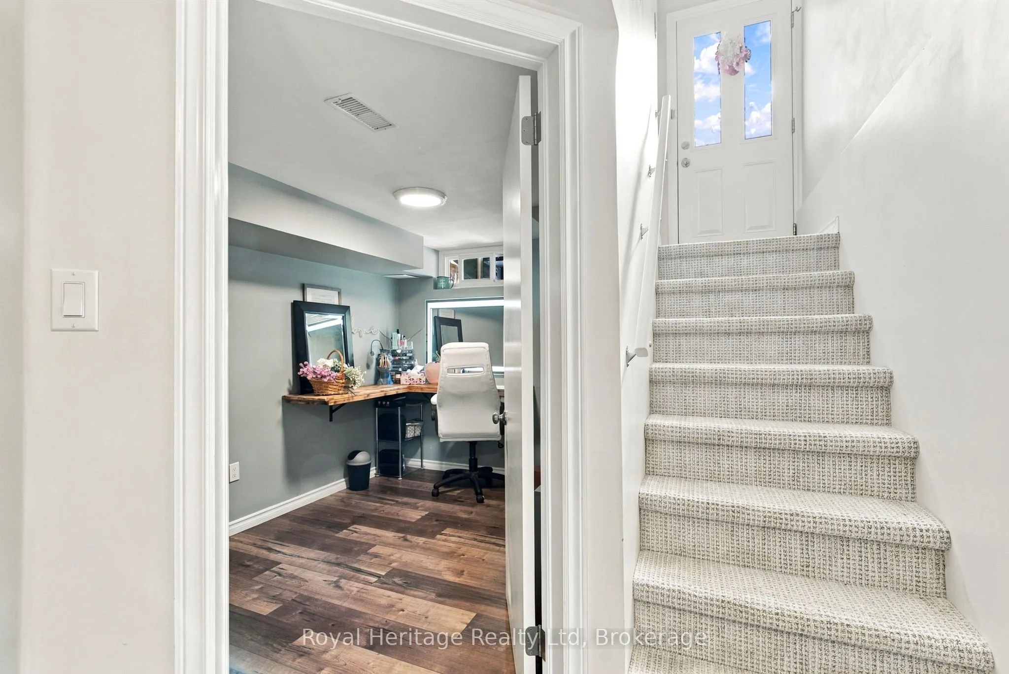 1533 Redwood Drive