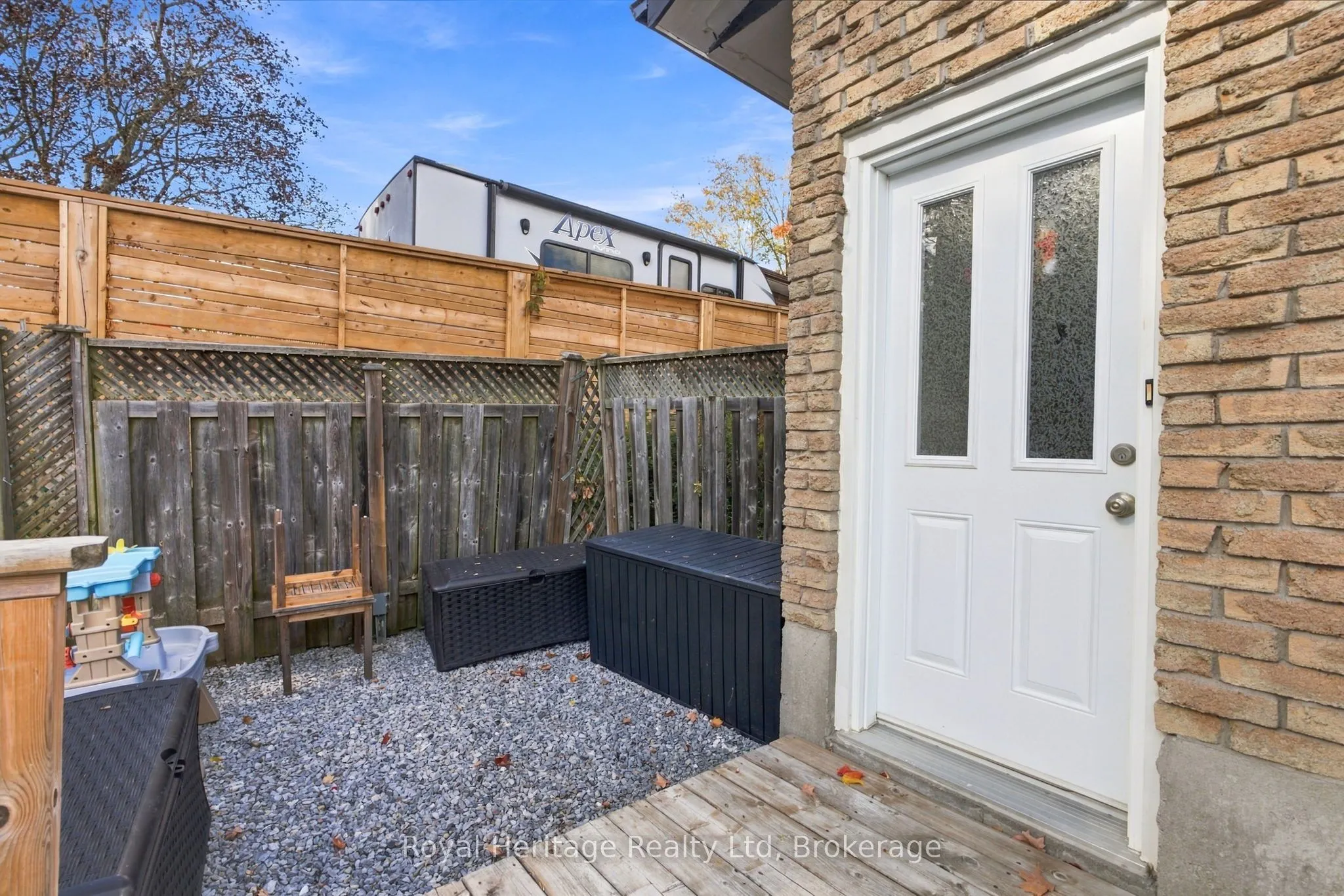 1533 Redwood Drive
