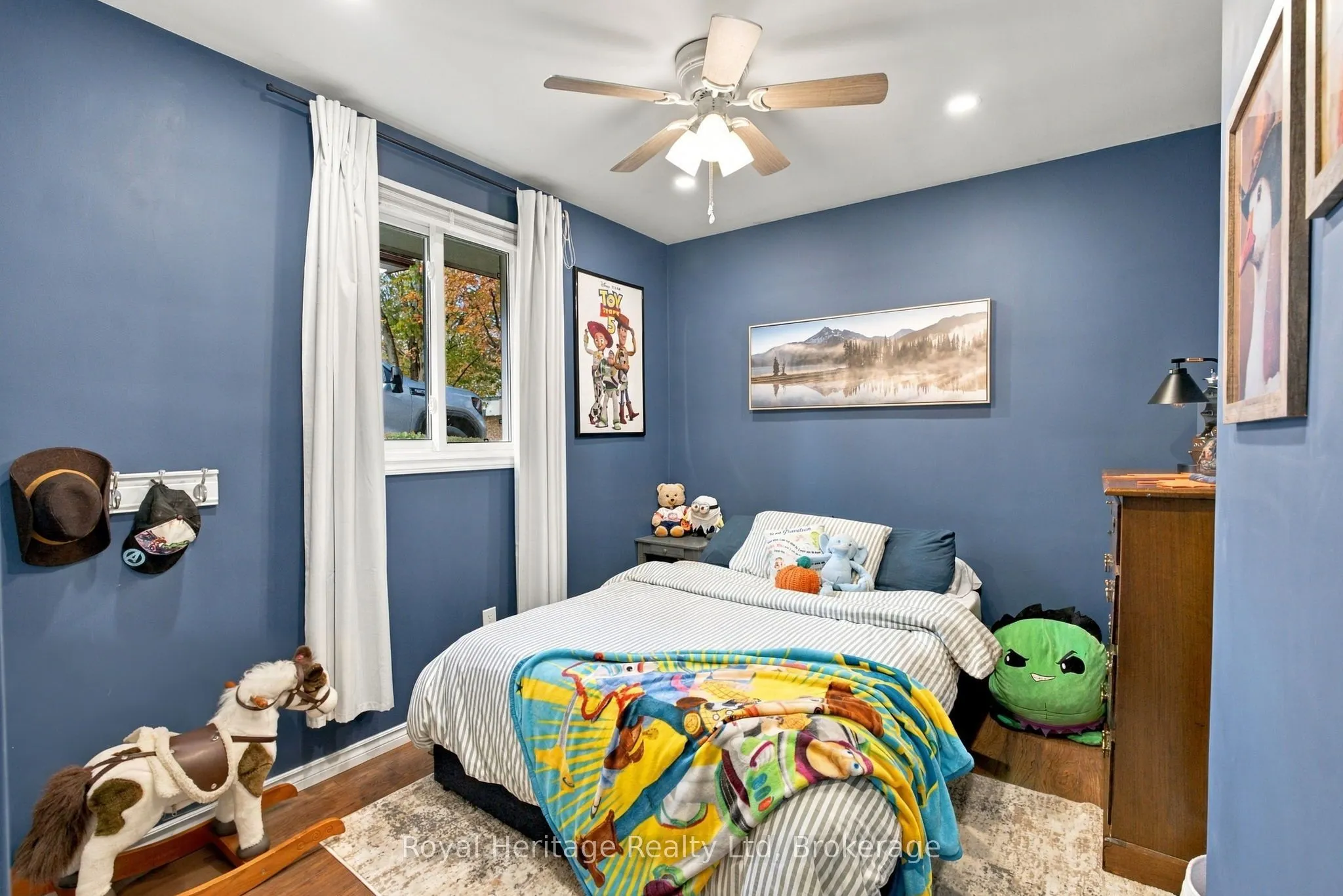 1533 Redwood Drive