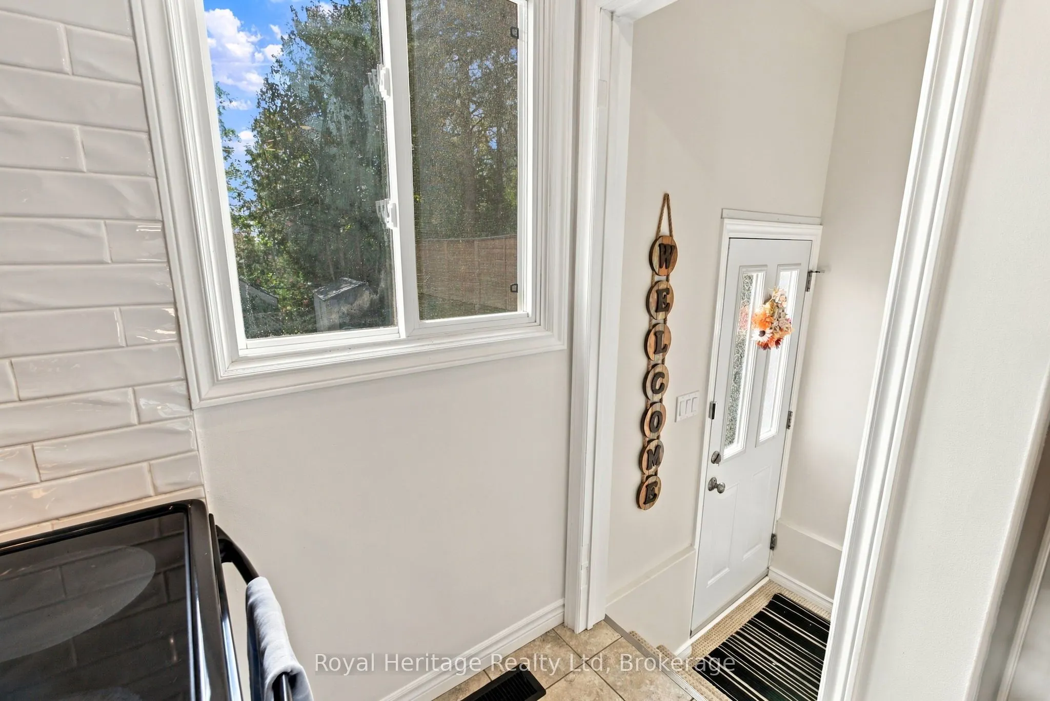 1533 Redwood Drive