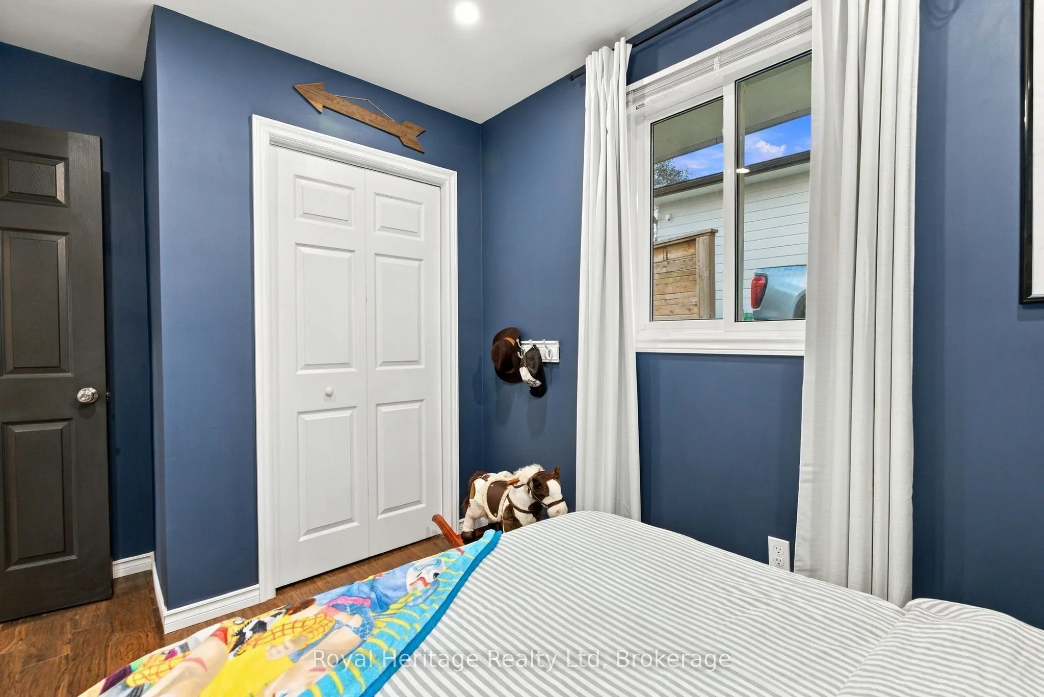 1533 Redwood Drive