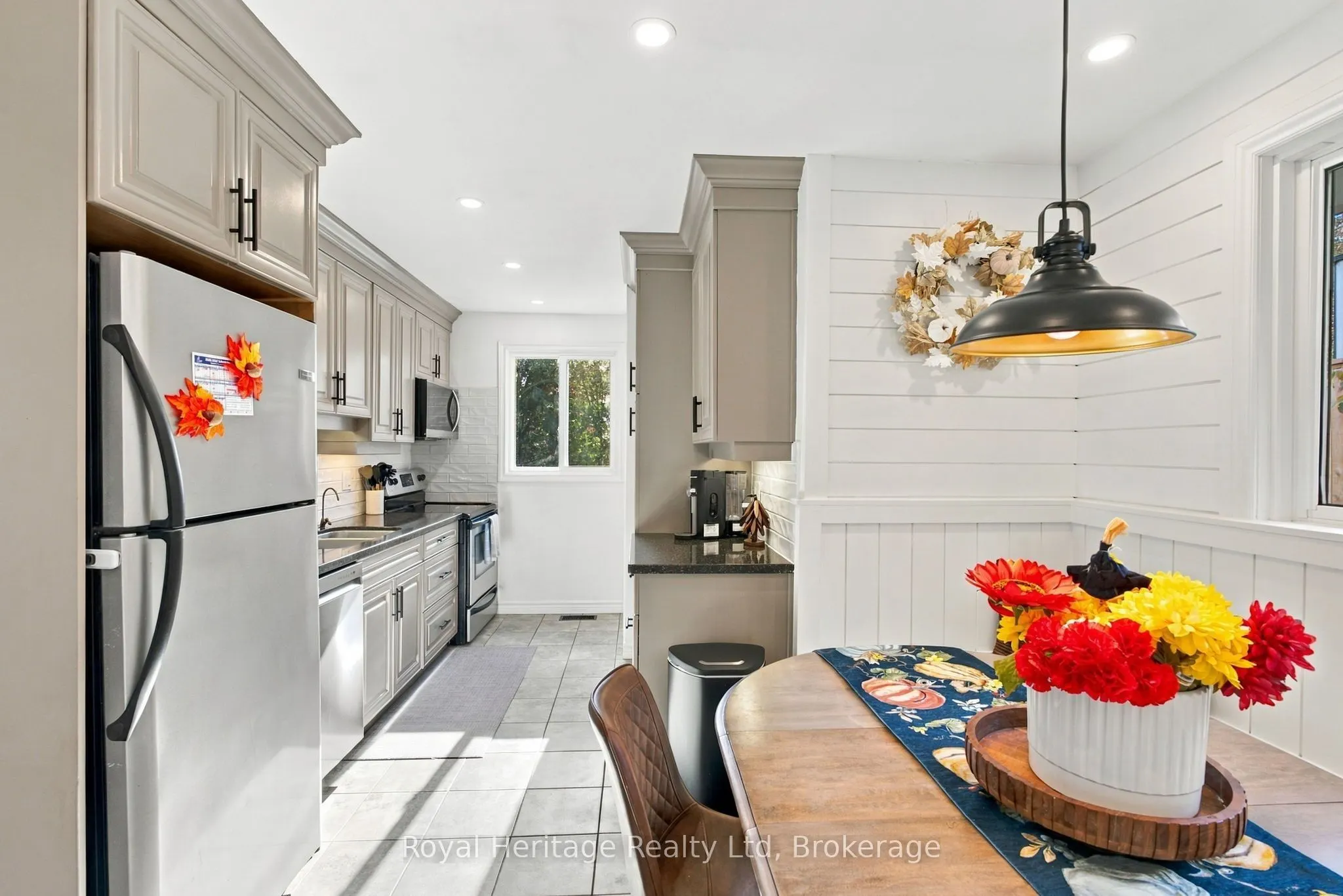 1533 Redwood Drive