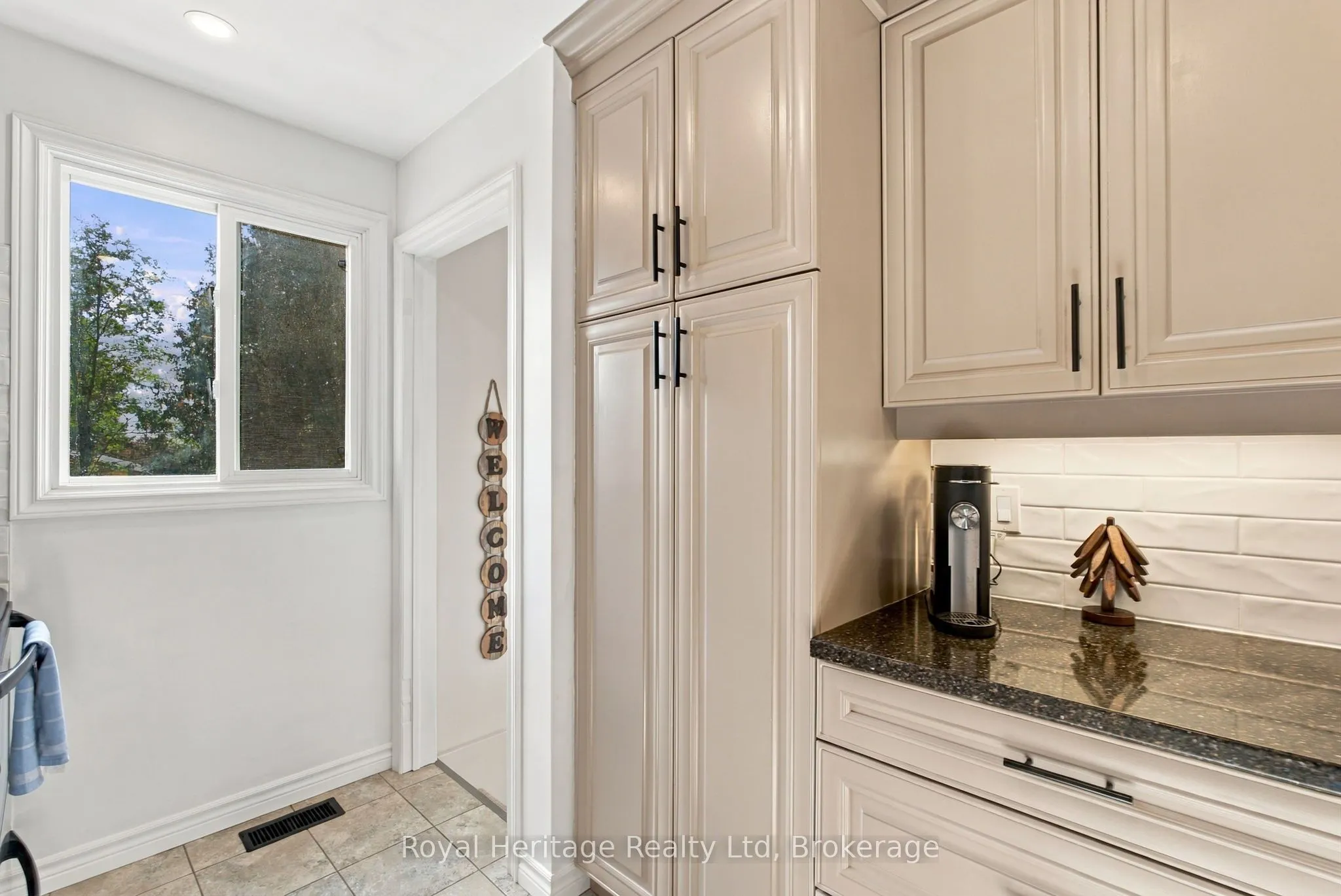 1533 Redwood Drive