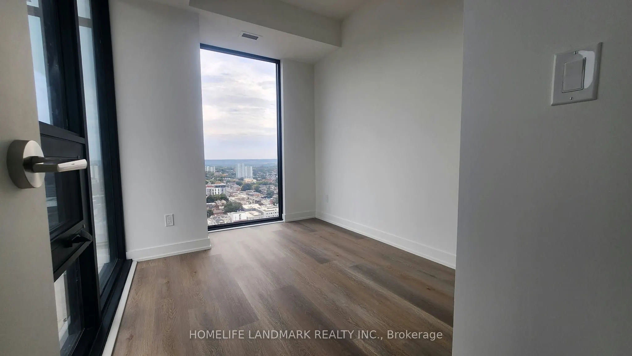 91 John Street N #2706