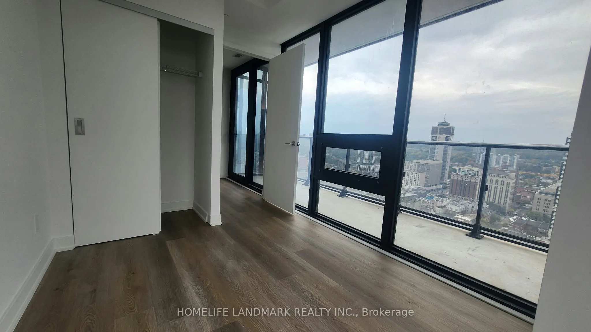 91 John Street N #2706