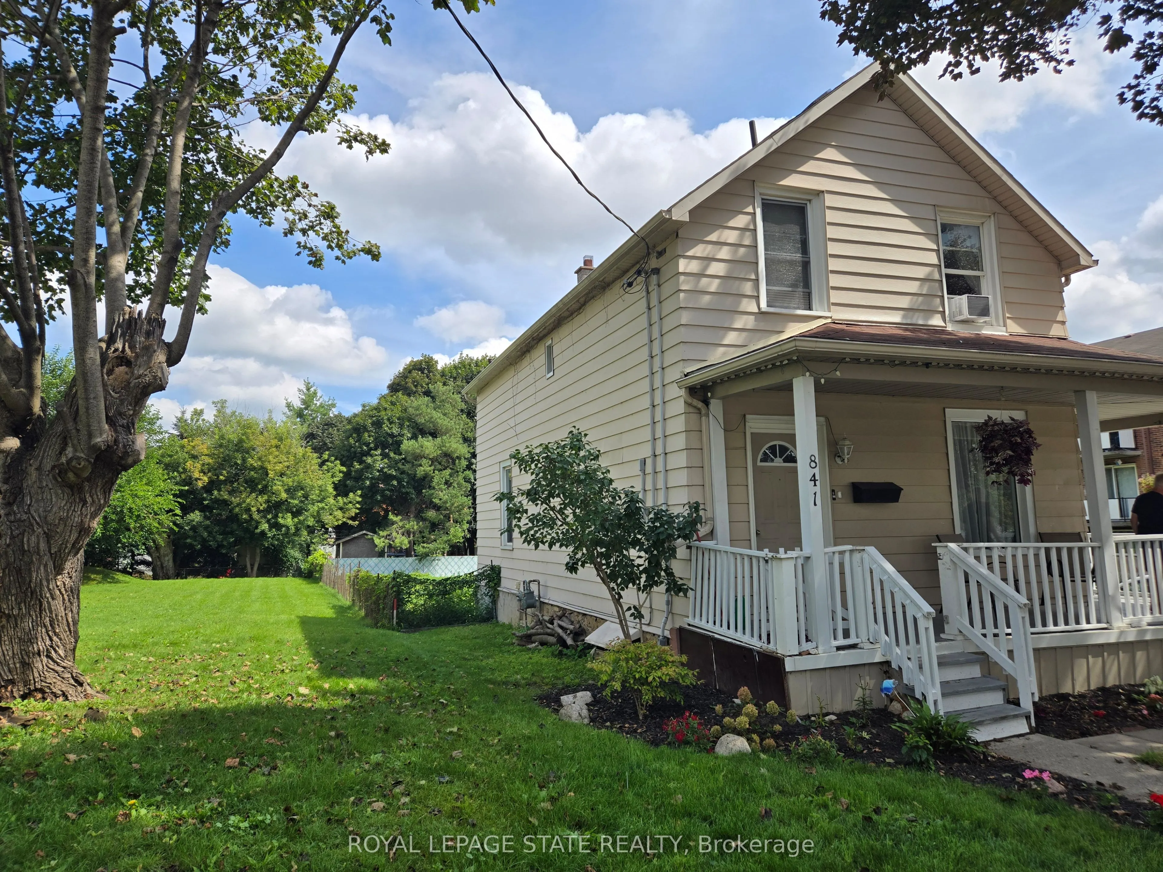 841 Duke Street