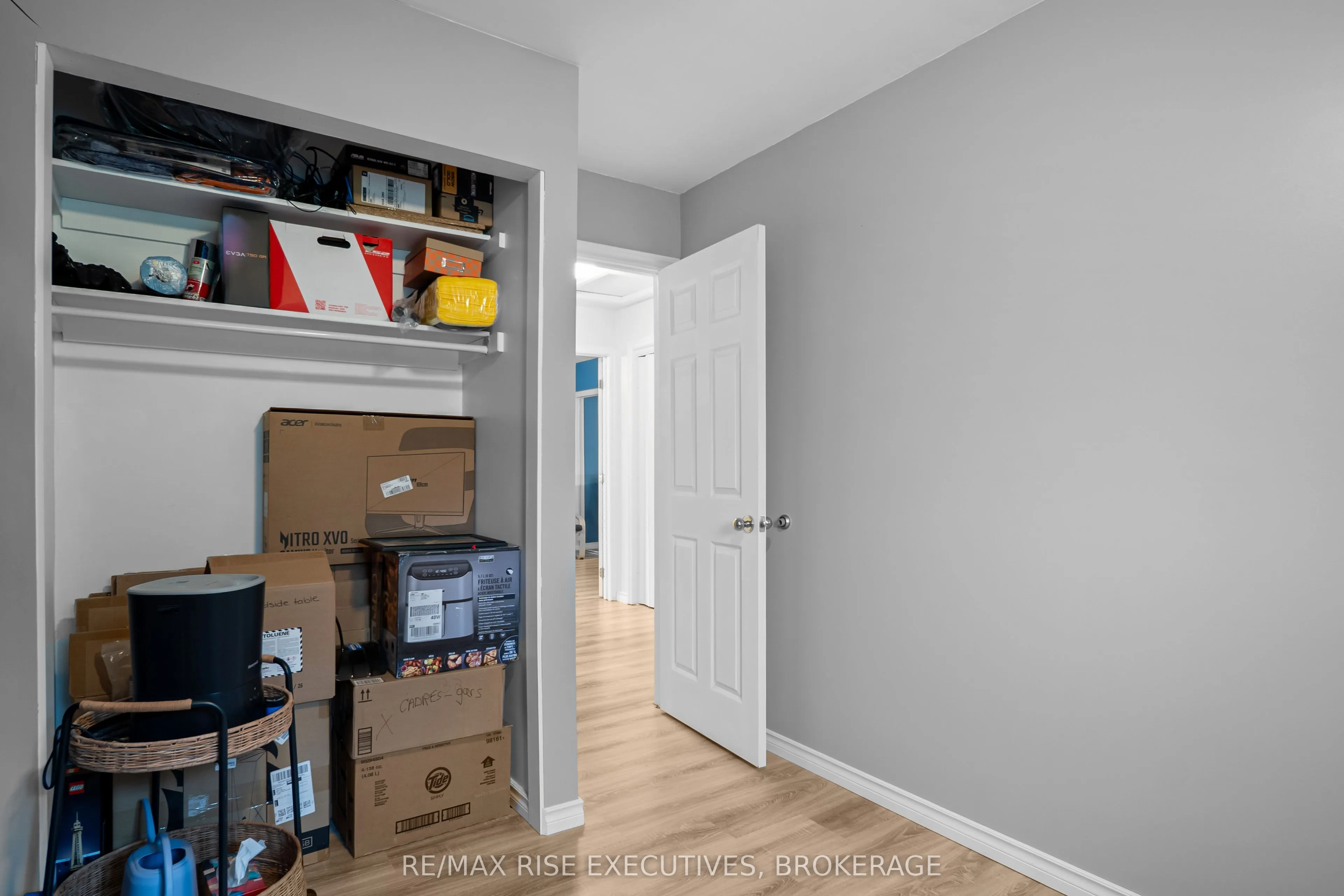 18 Carriage Court Avenue