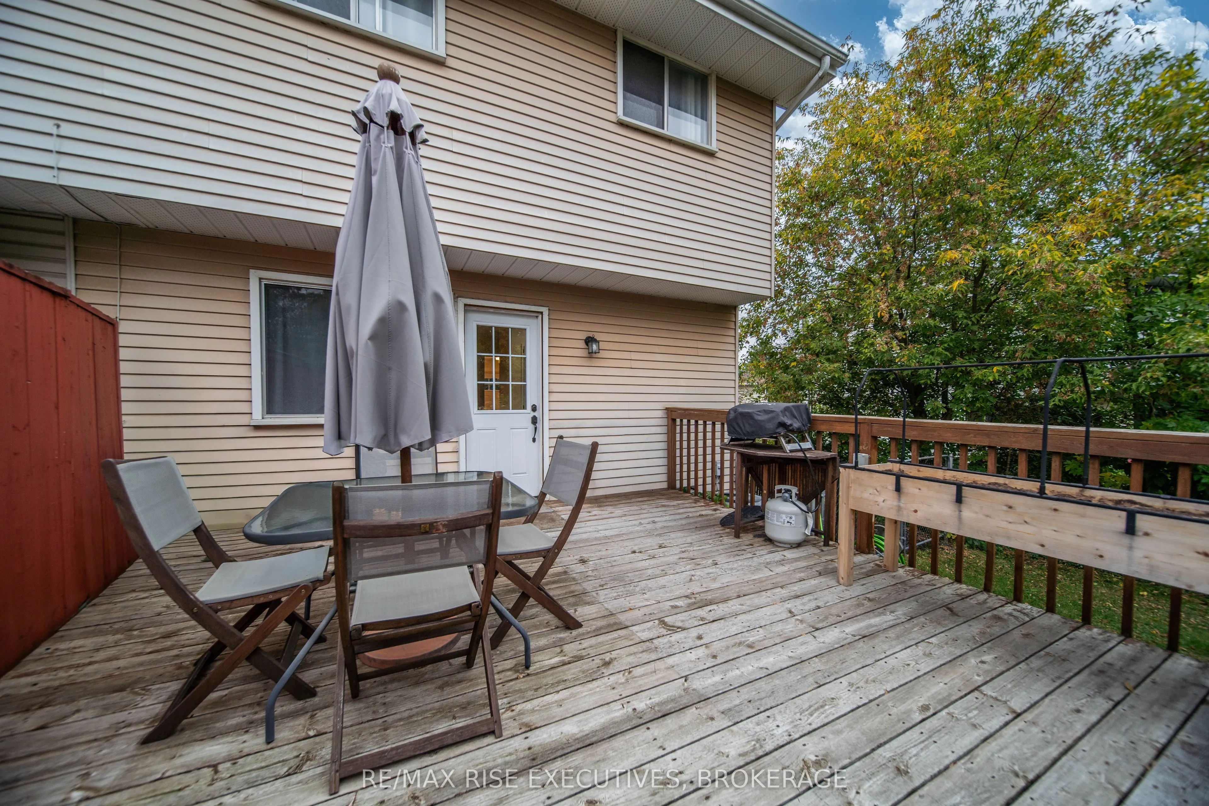 18 Carriage Court Avenue