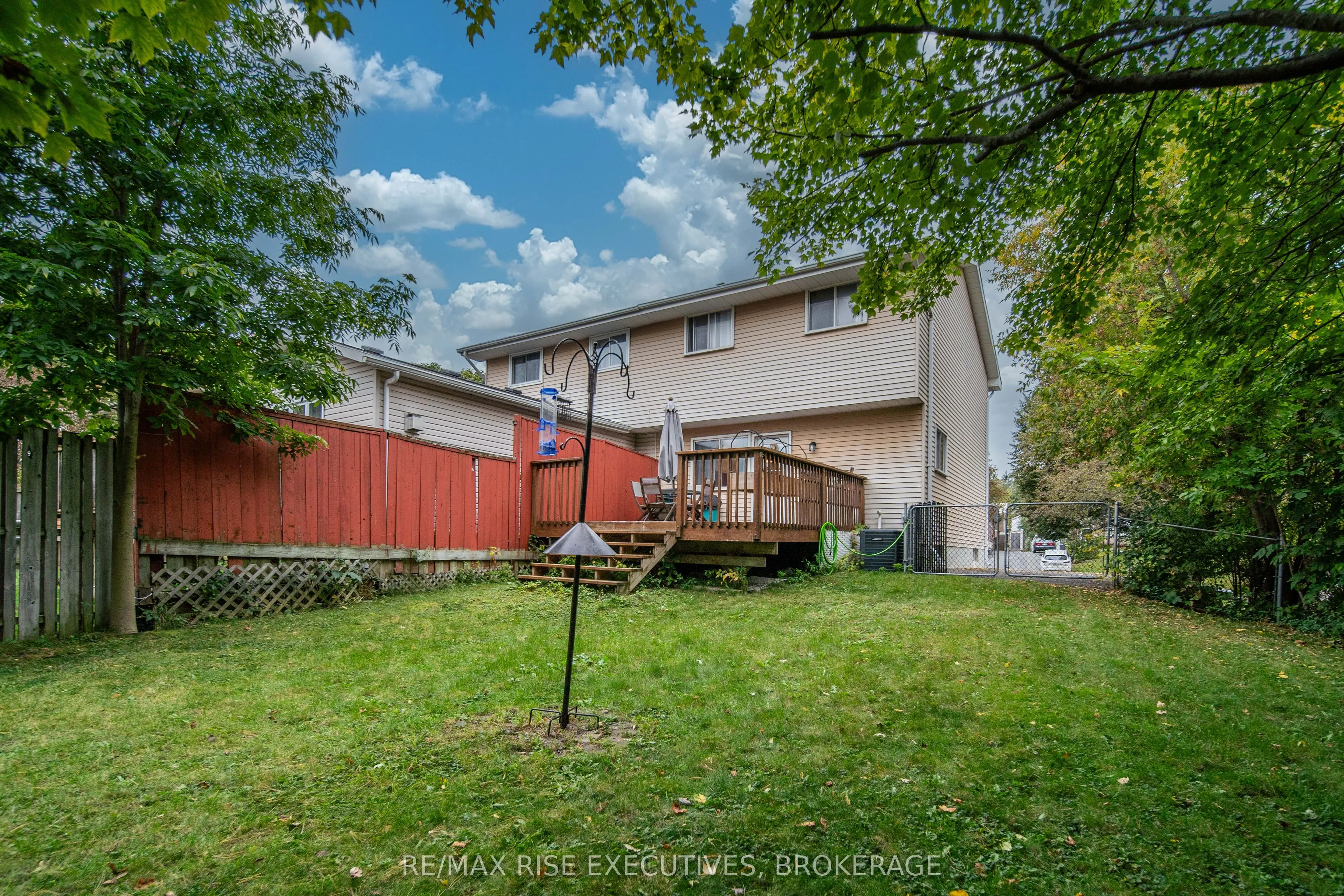 18 Carriage Court Avenue