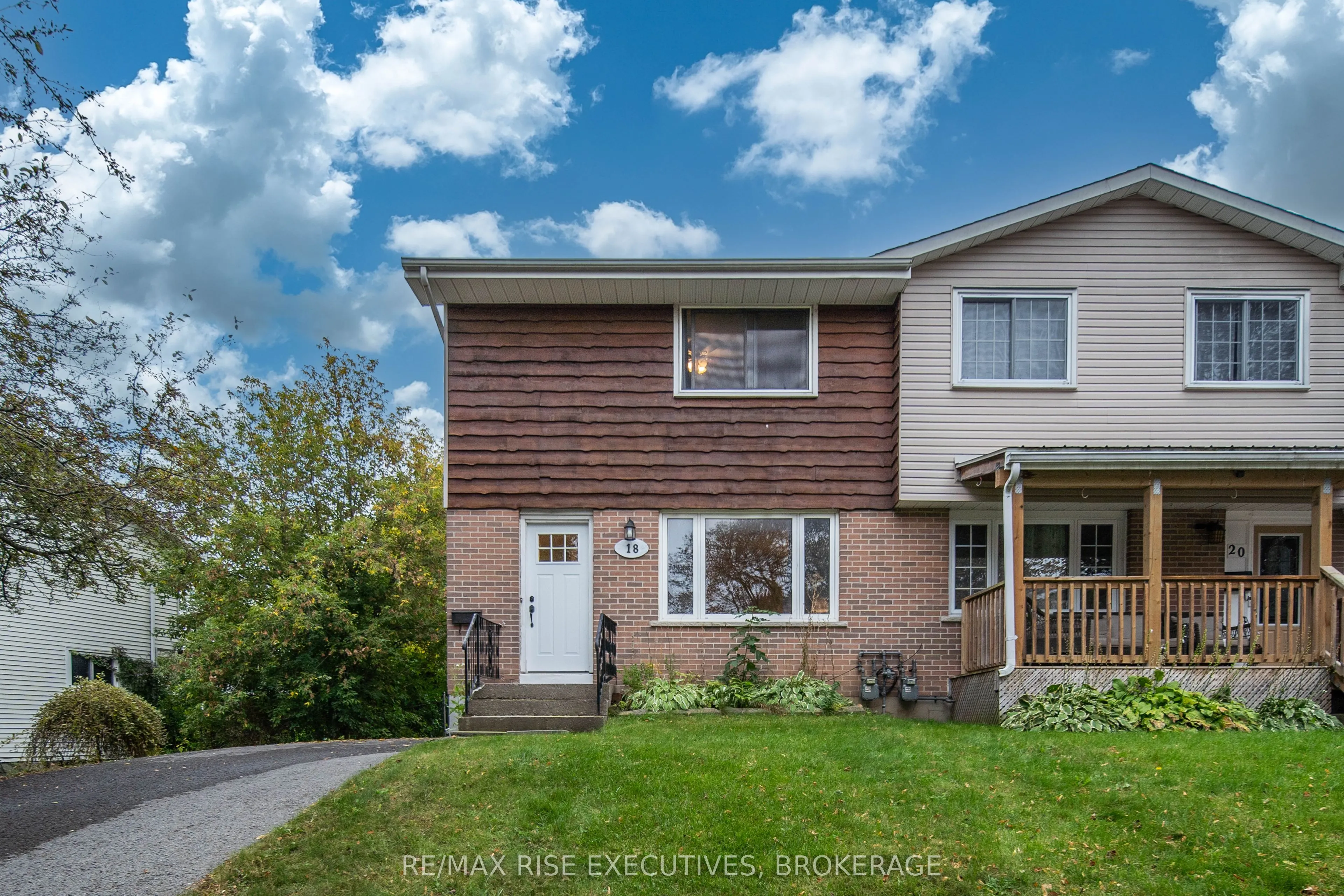 18 Carriage Court Avenue