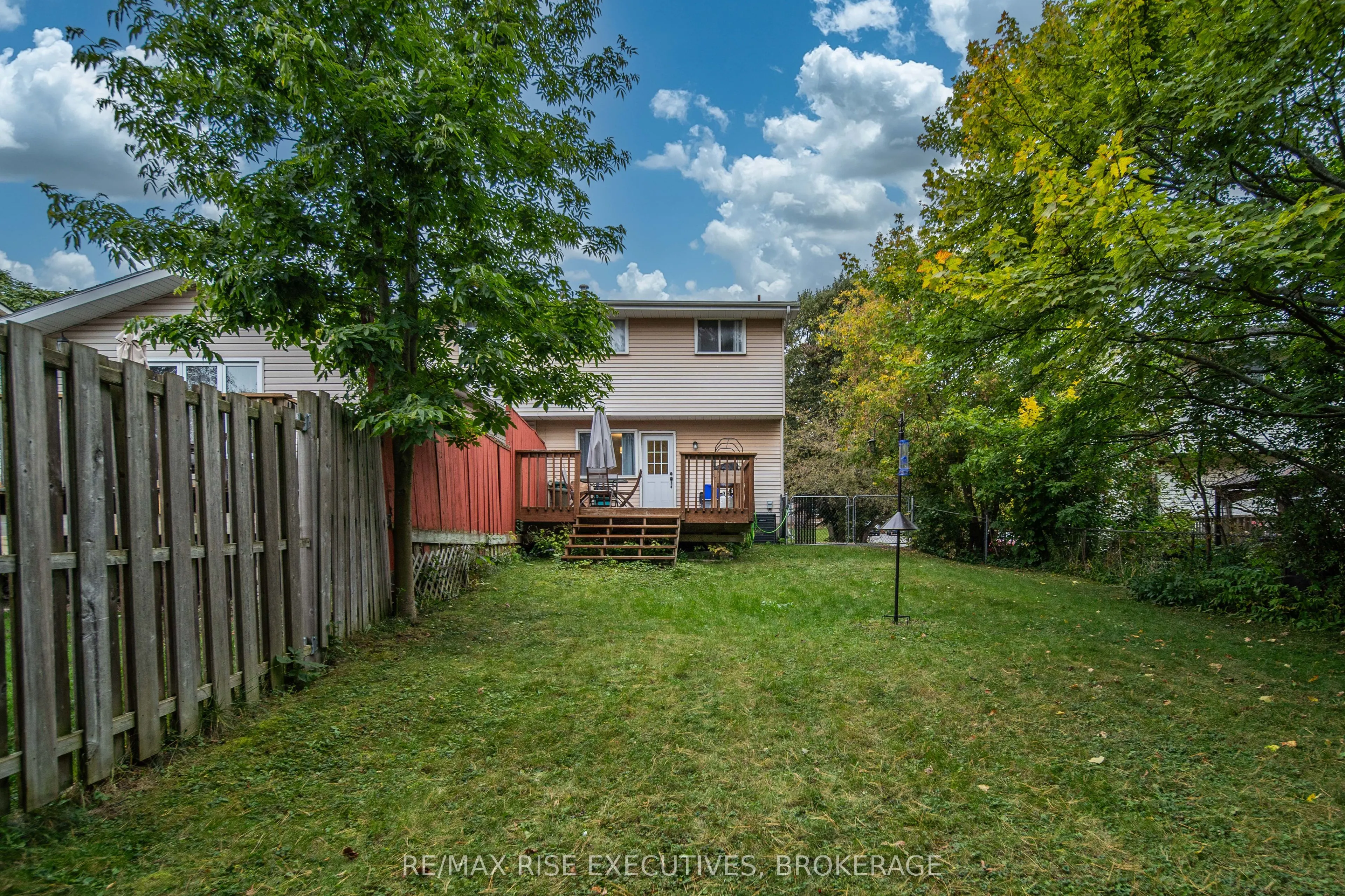 18 Carriage Court Avenue