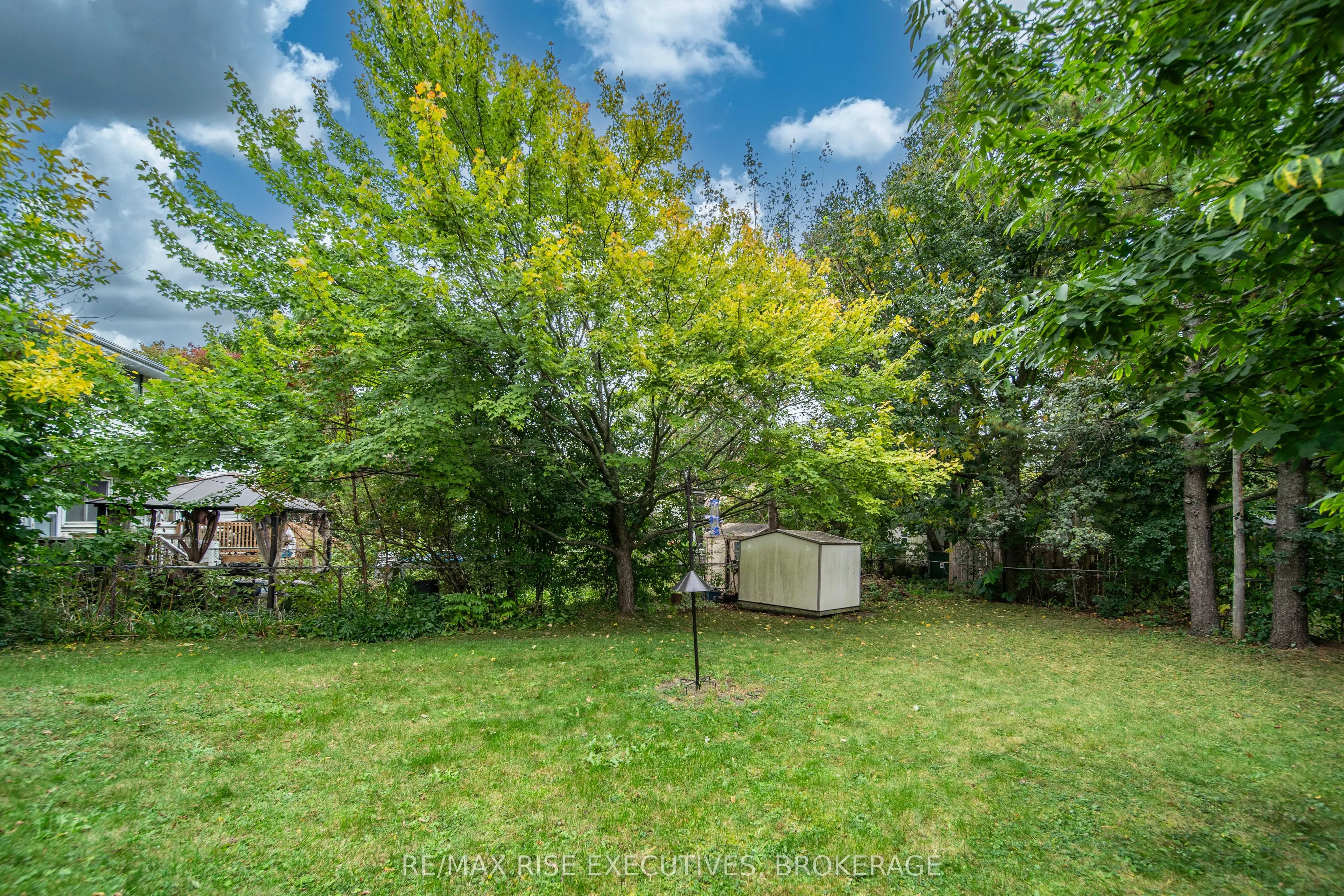 18 Carriage Court Avenue