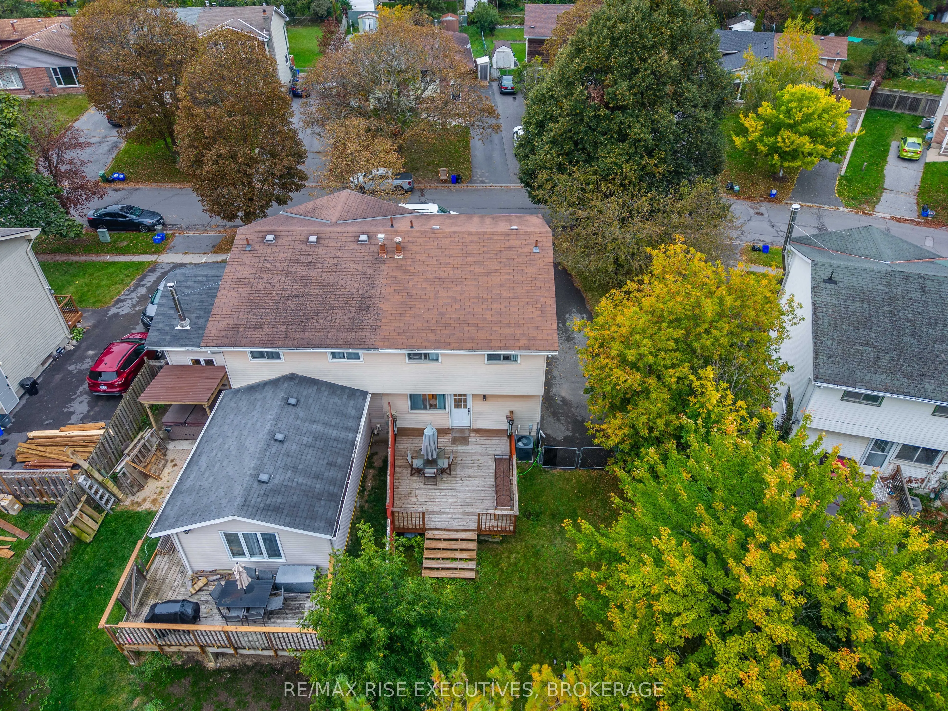 18 Carriage Court Avenue