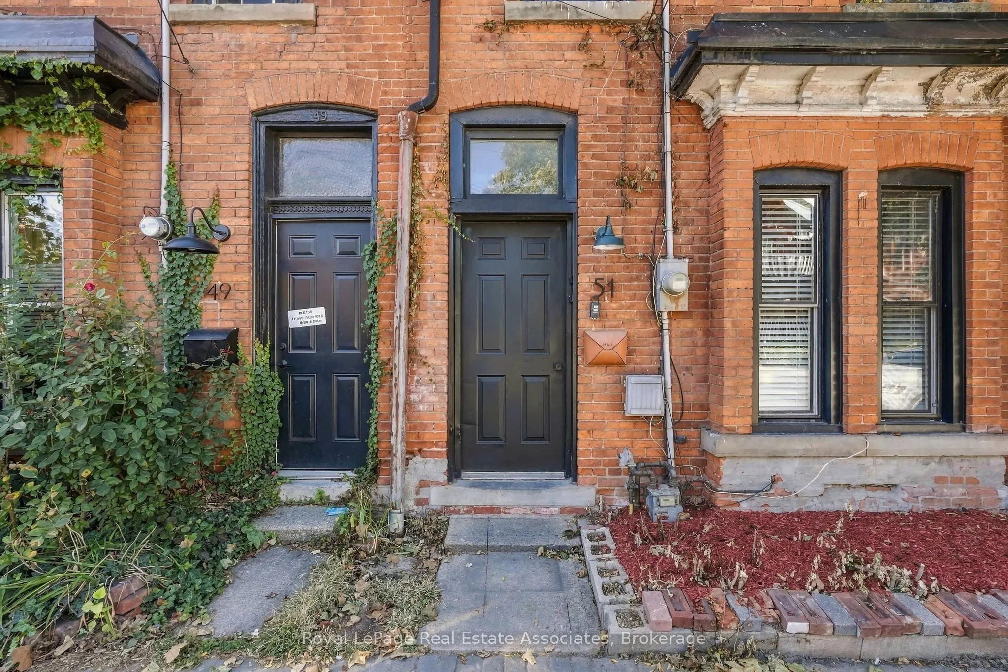 51 Wellington Street N