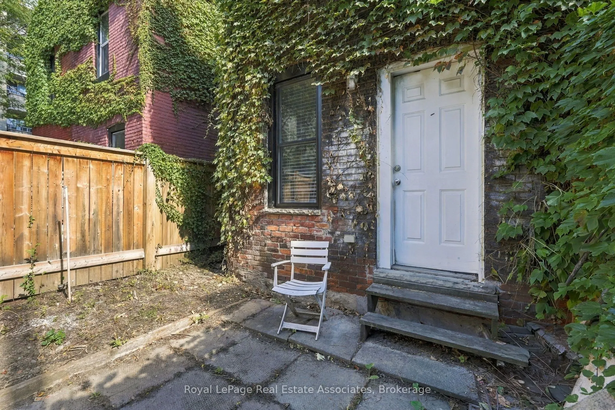 51 Wellington Street N