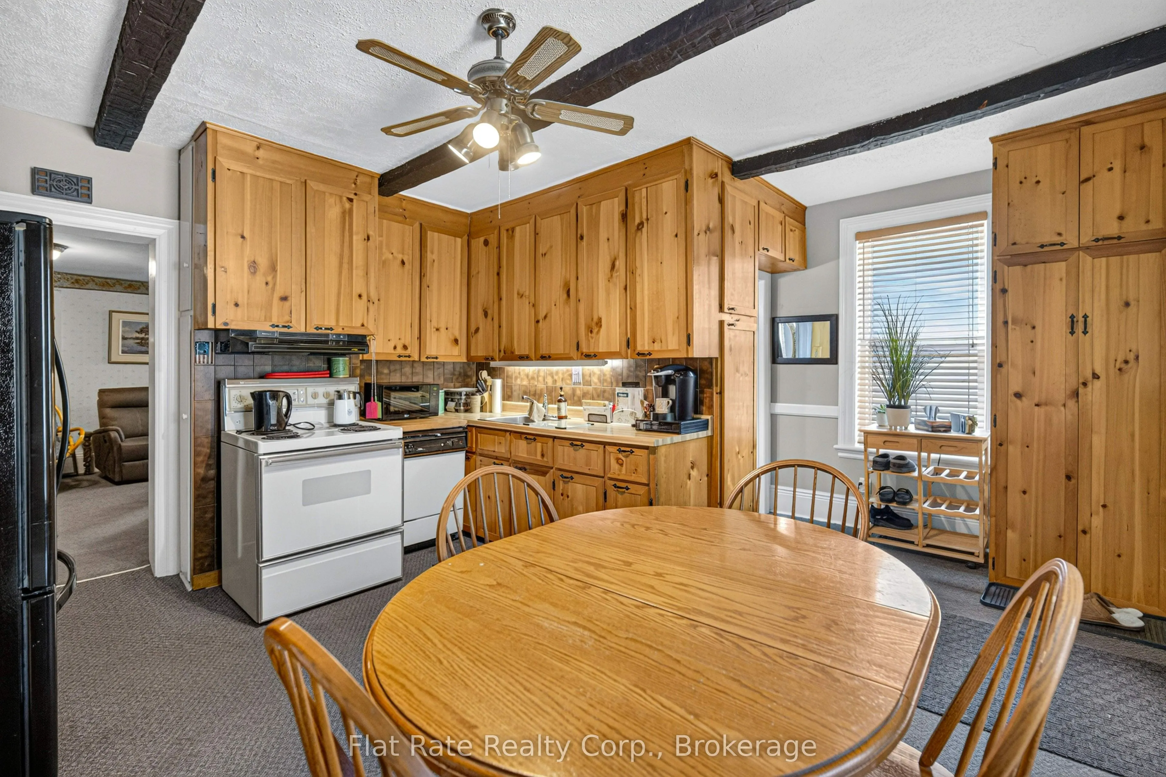 220 LONDON Street