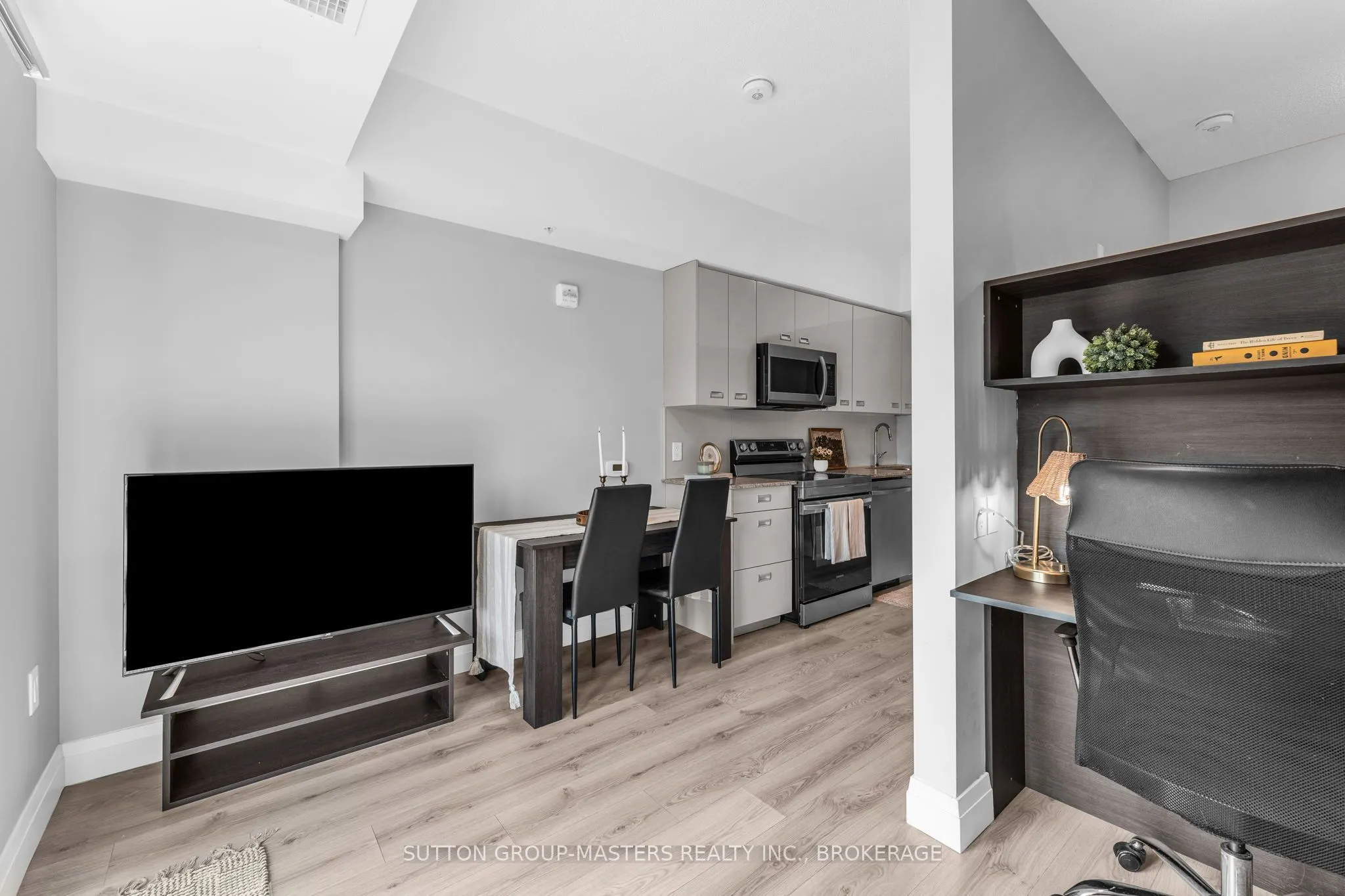 652 Princess Street #211