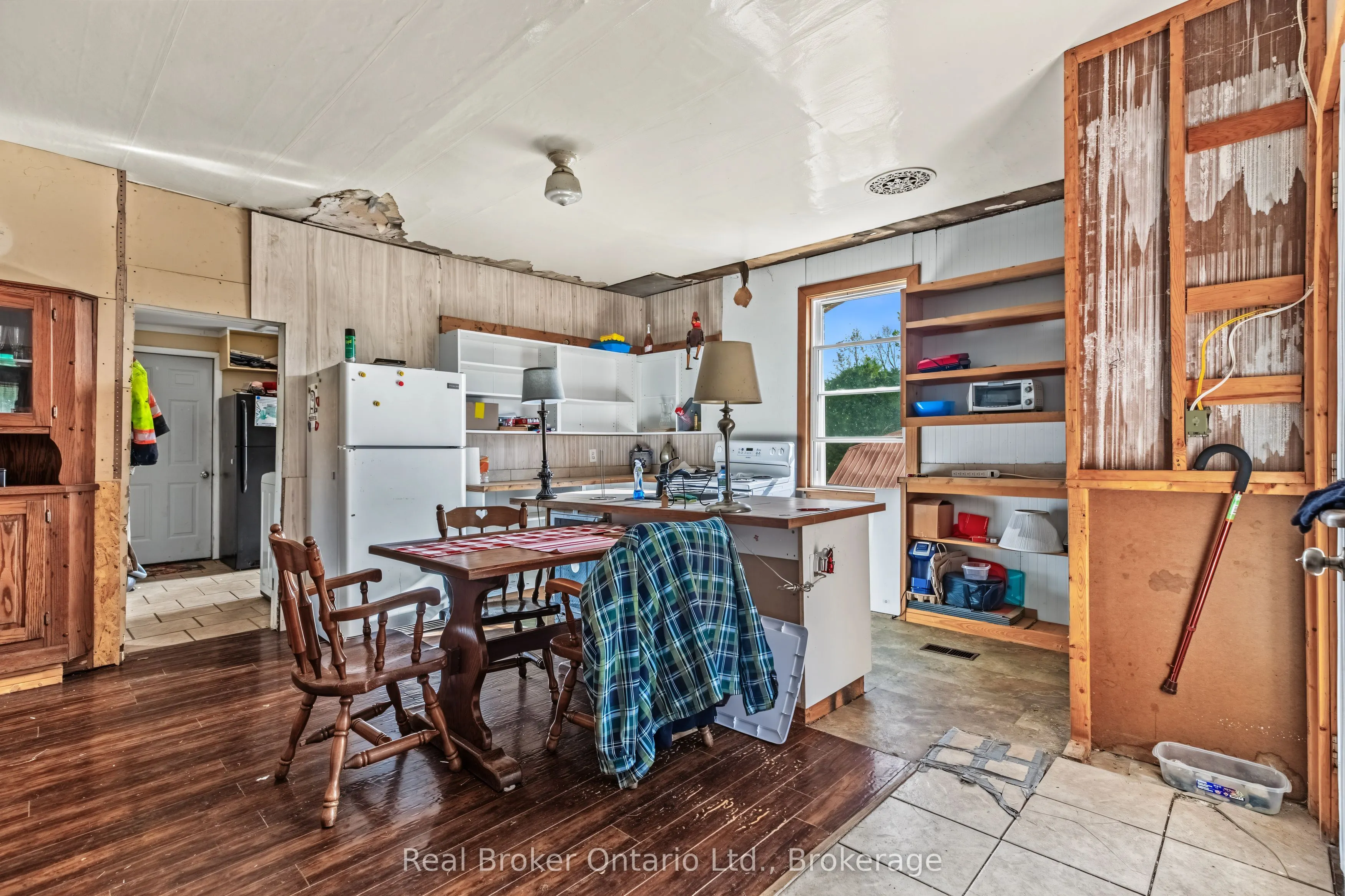 776813 Highway 10, R.R. #3 Highway