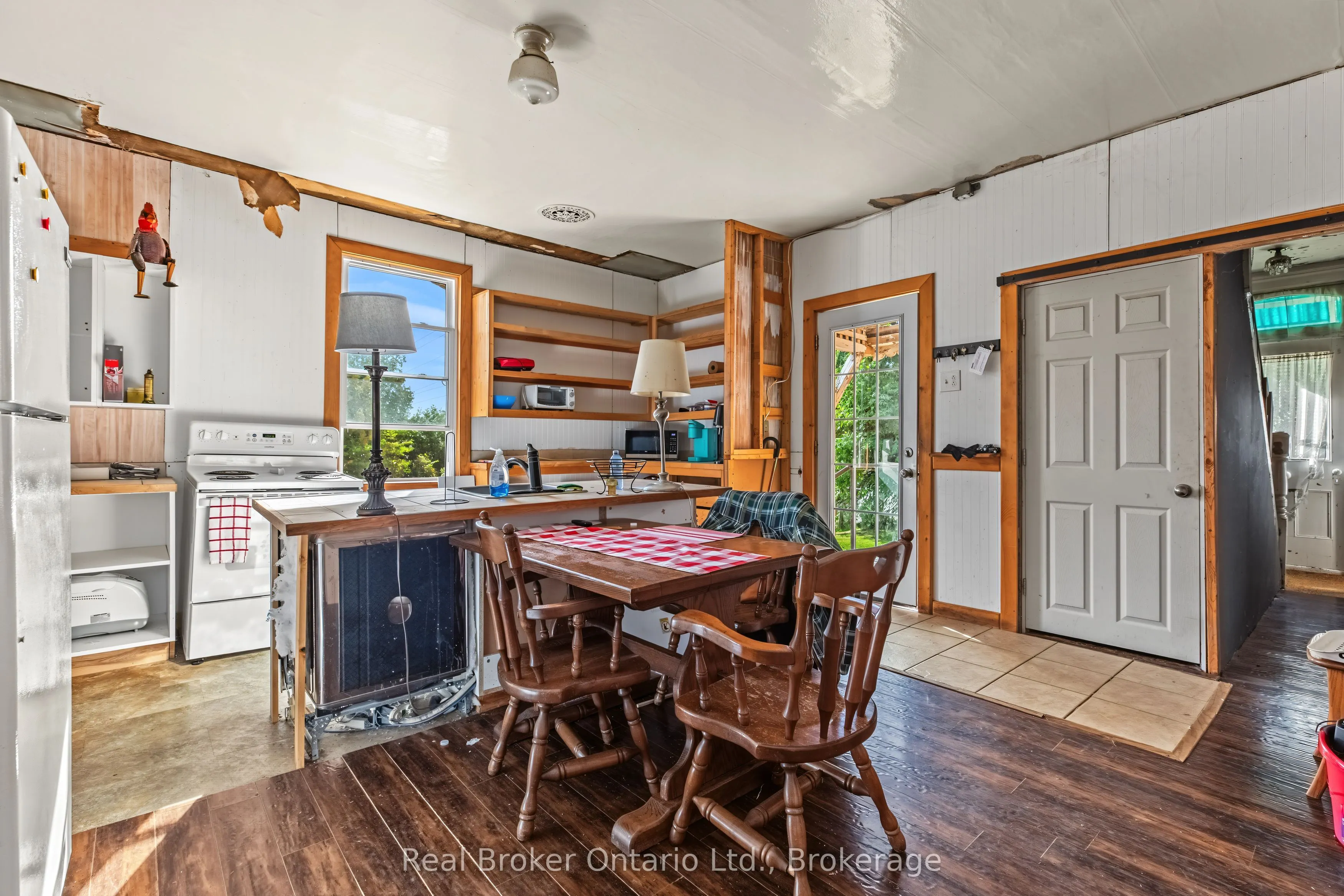 776813 Highway 10, R.R. #3 Highway