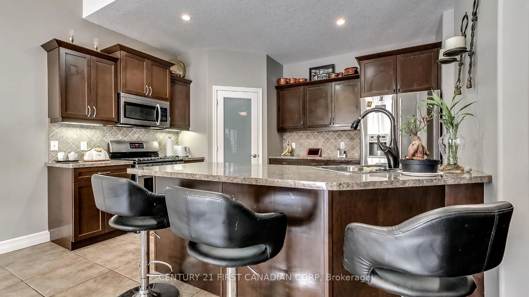 2746 Bateman Trail