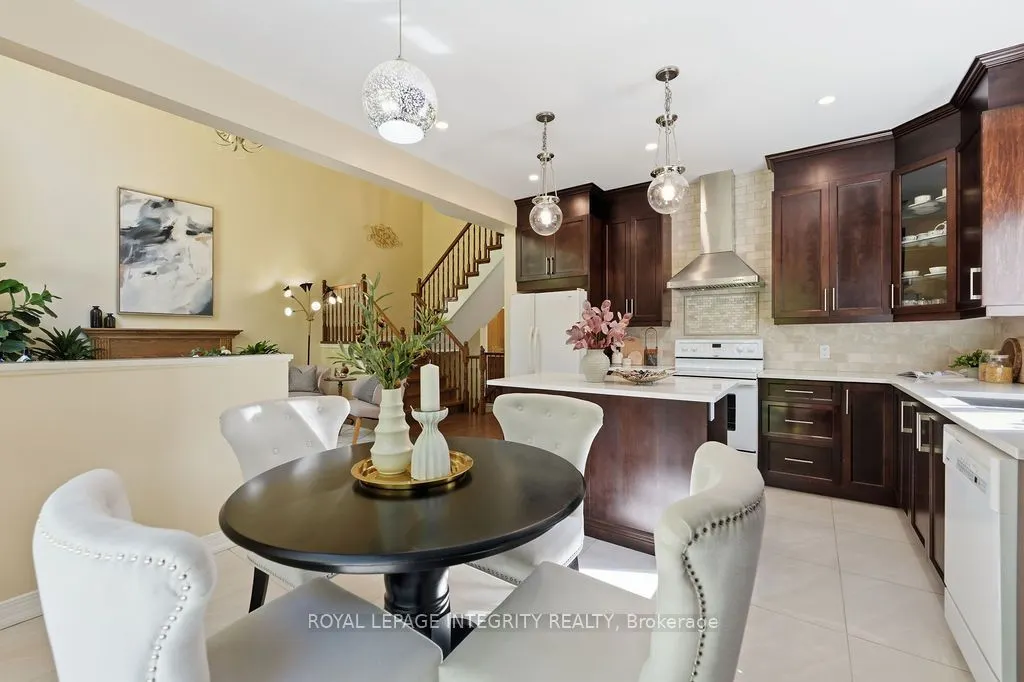 92 Maricona Way