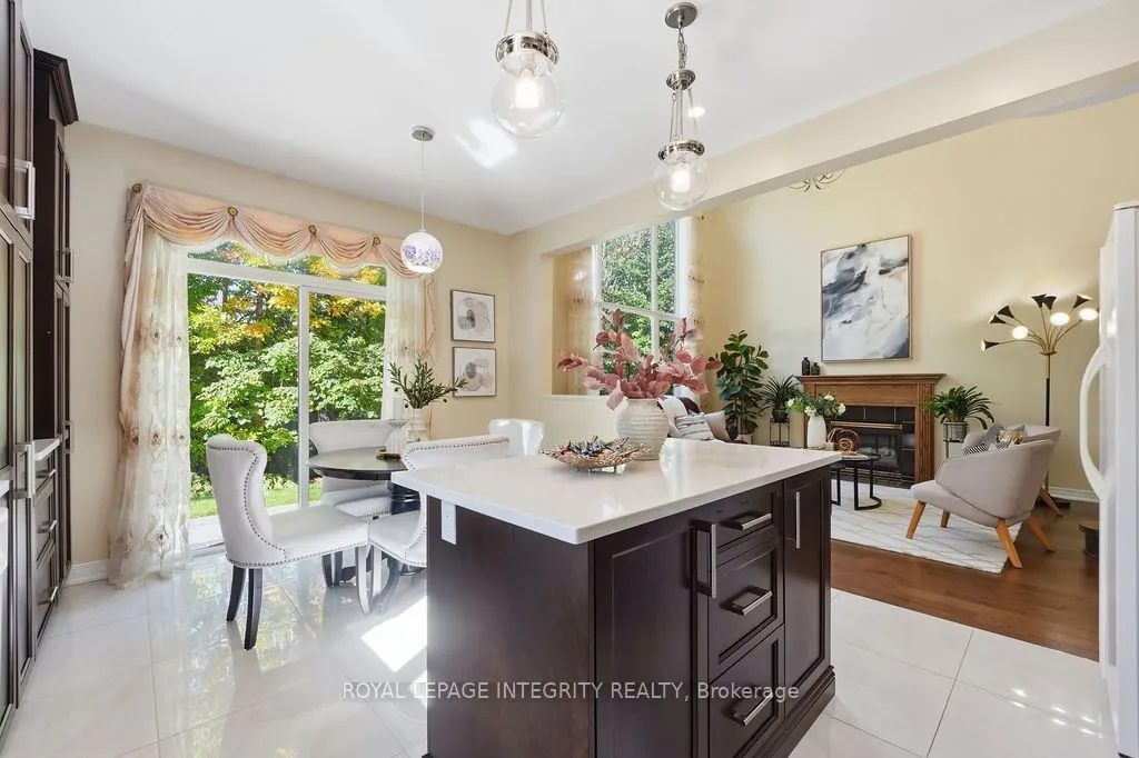 92 Maricona Way