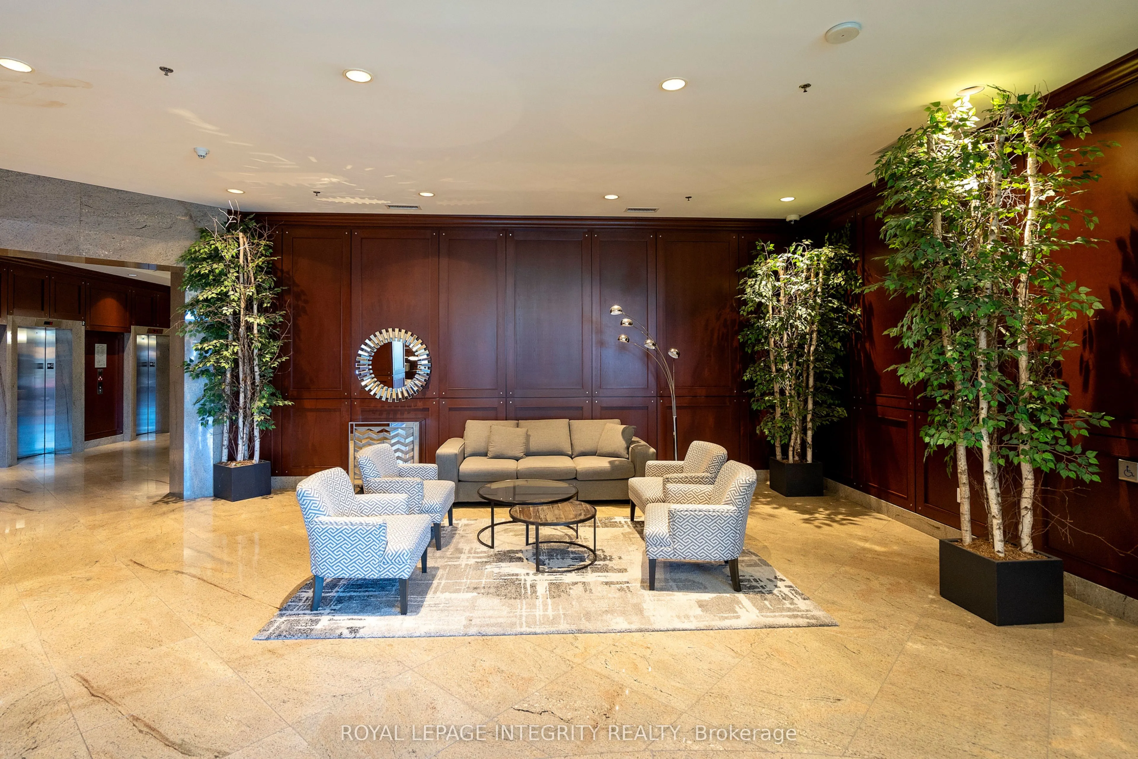 234 Rideau Street #903