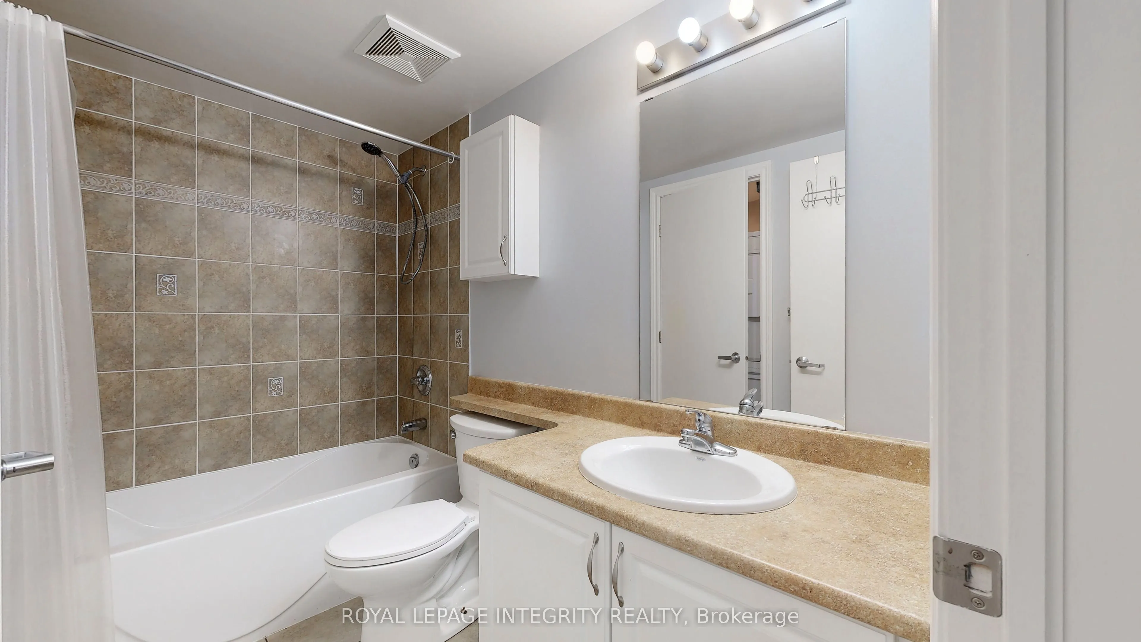 234 Rideau Street #903