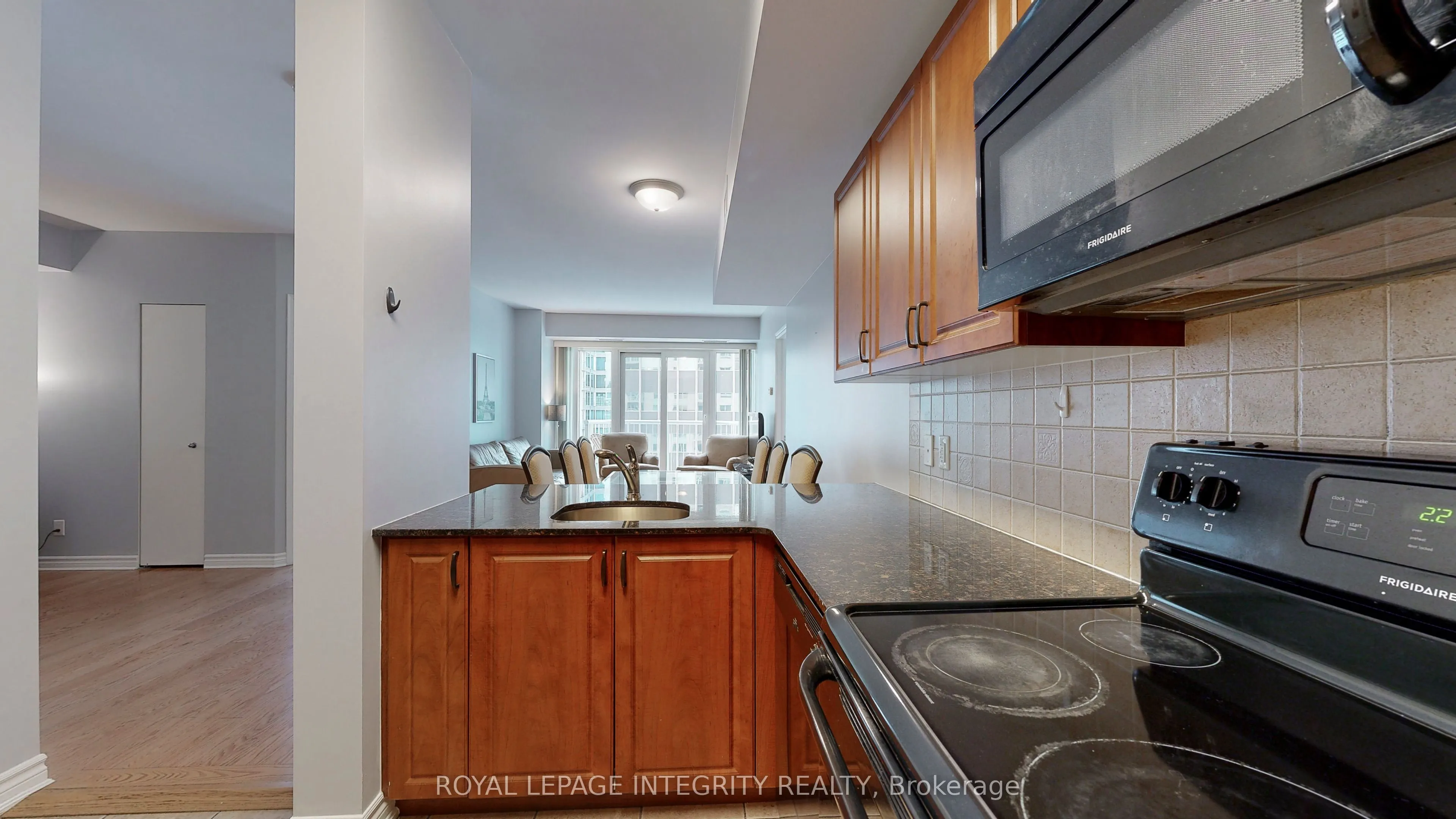234 Rideau Street #903