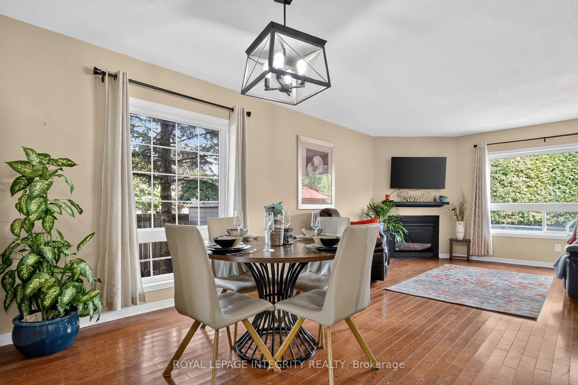 1 Chantilly Gate