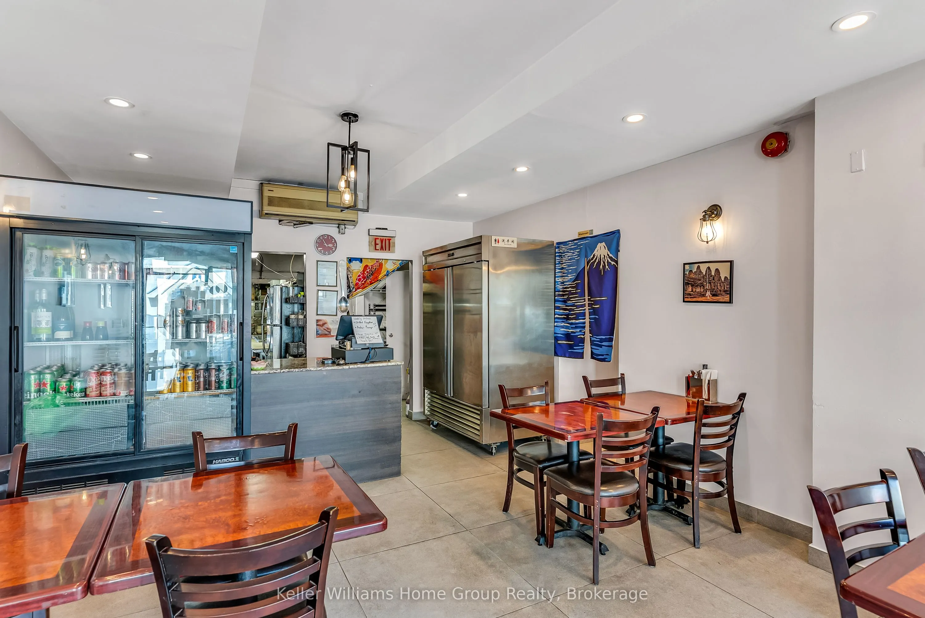 45 Cork Street E #1B