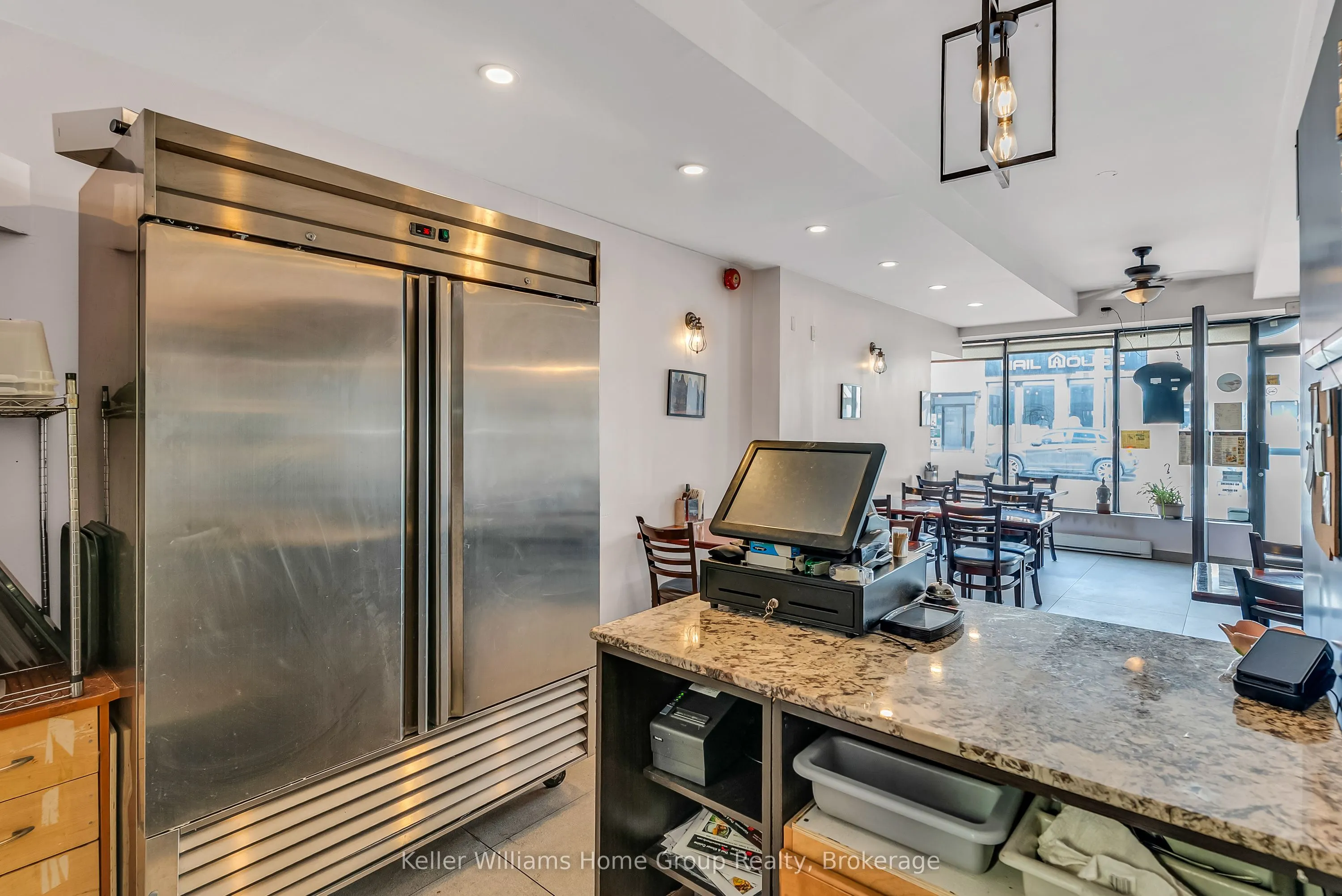 45 Cork Street E #1B