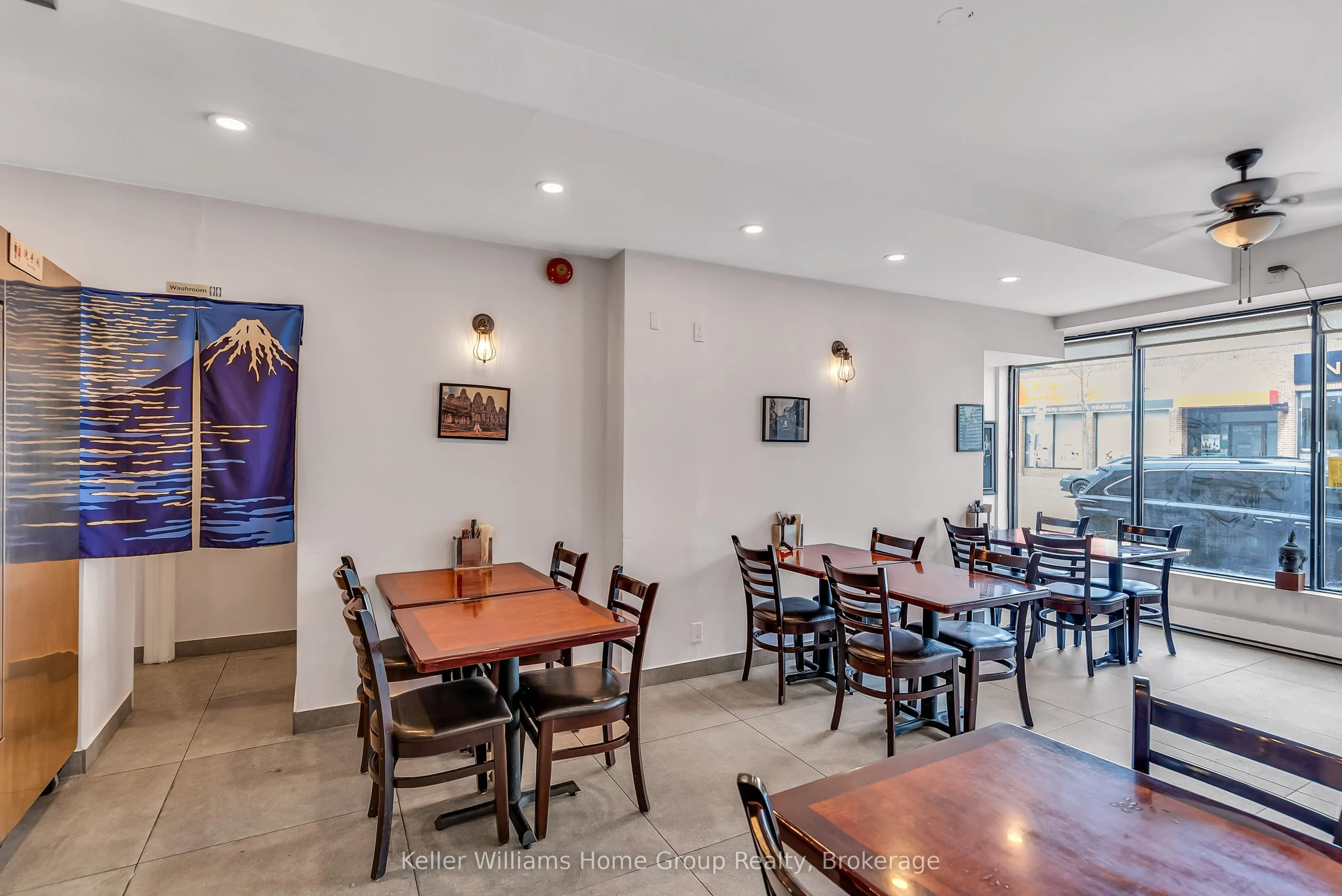 45 Cork Street E #1B