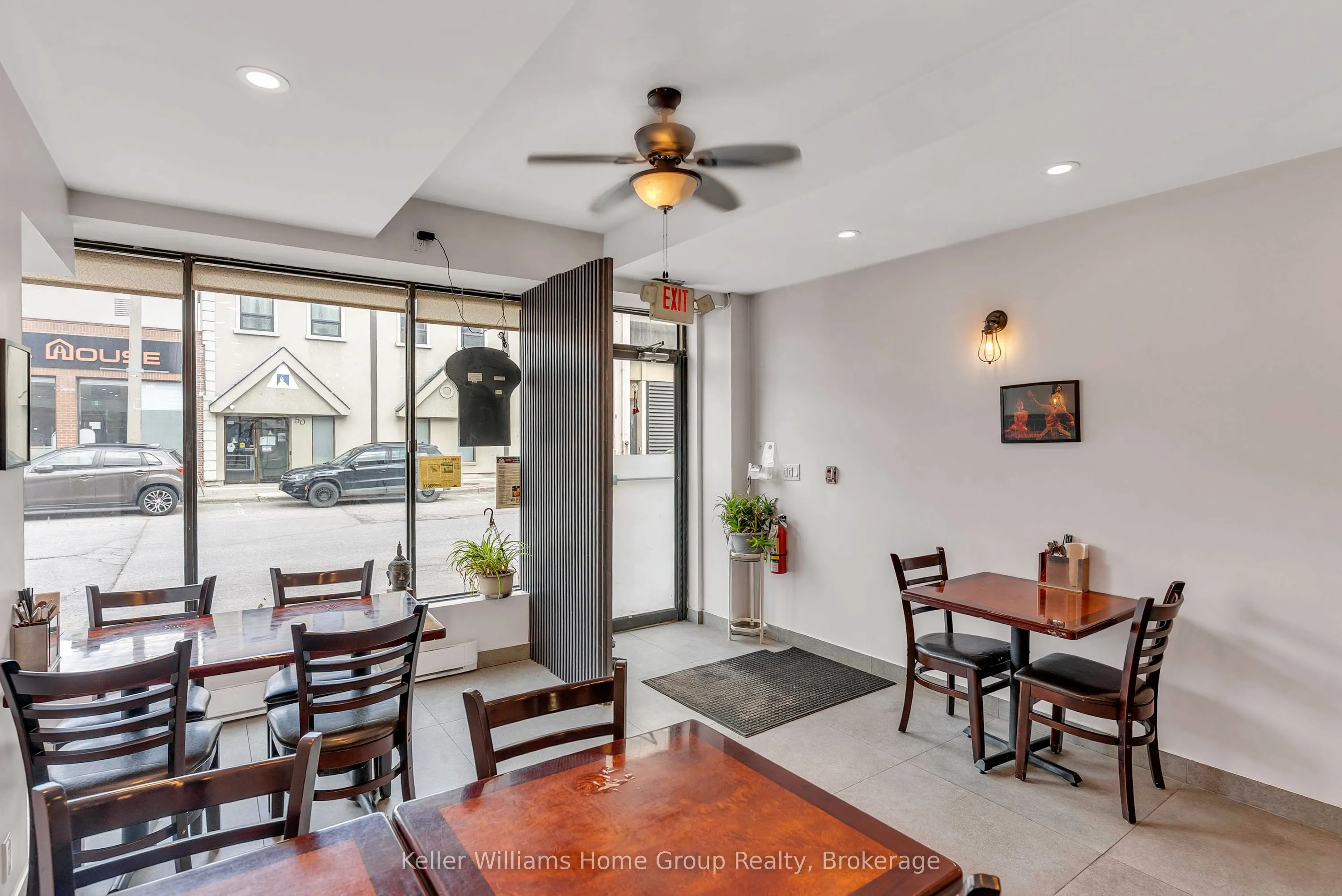 45 Cork Street E #1B