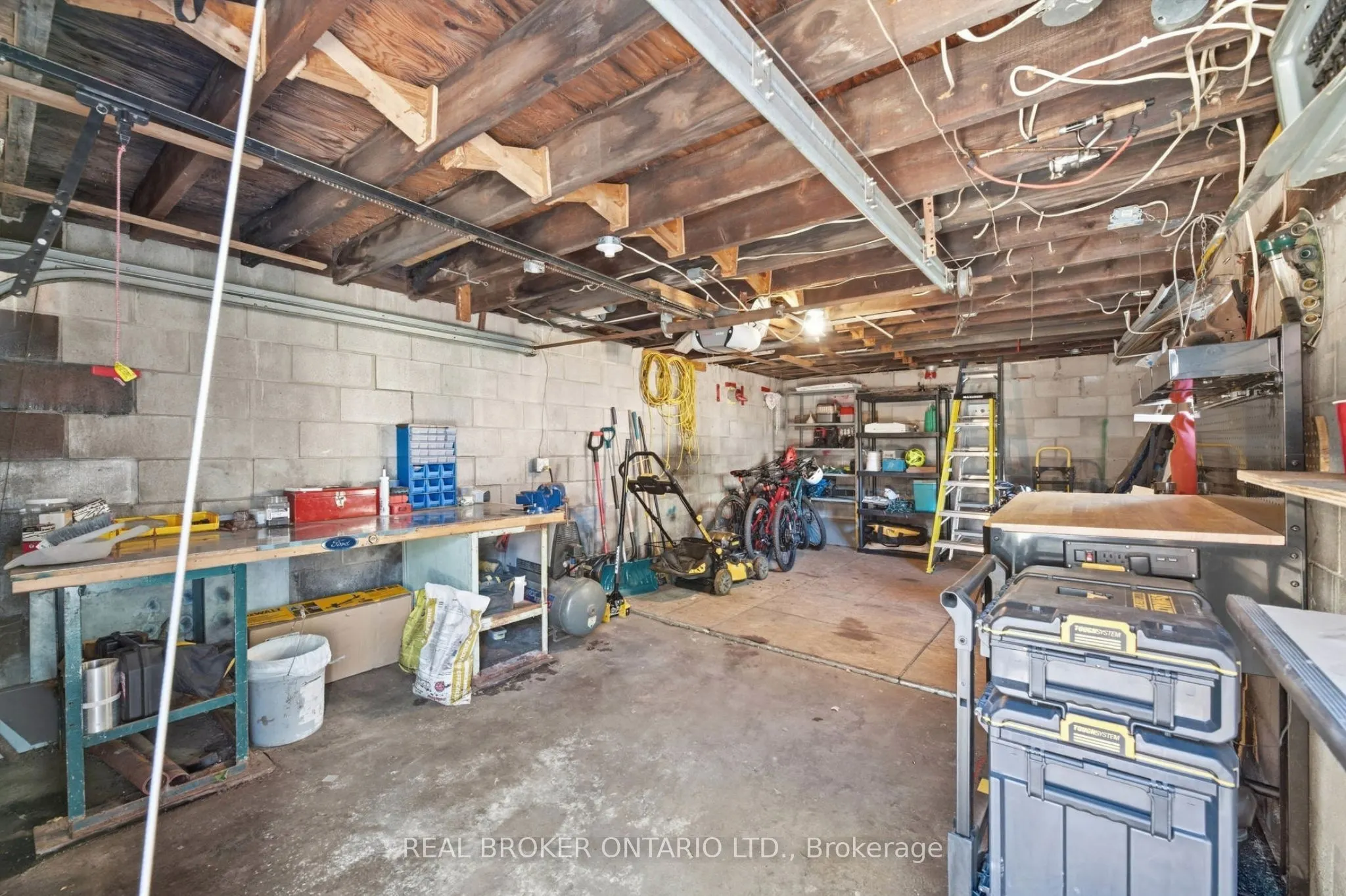 363 Lawrence Avenue