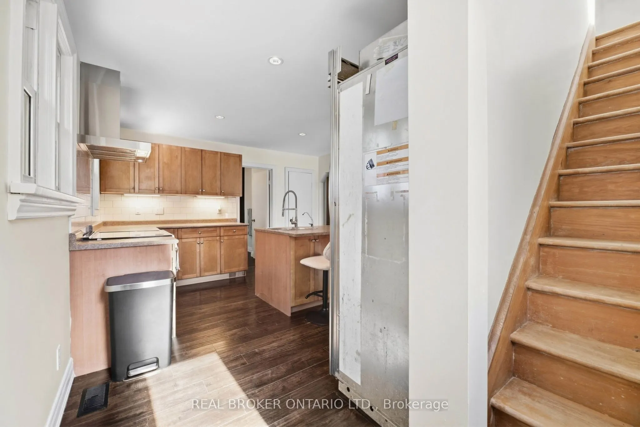 363 Lawrence Avenue