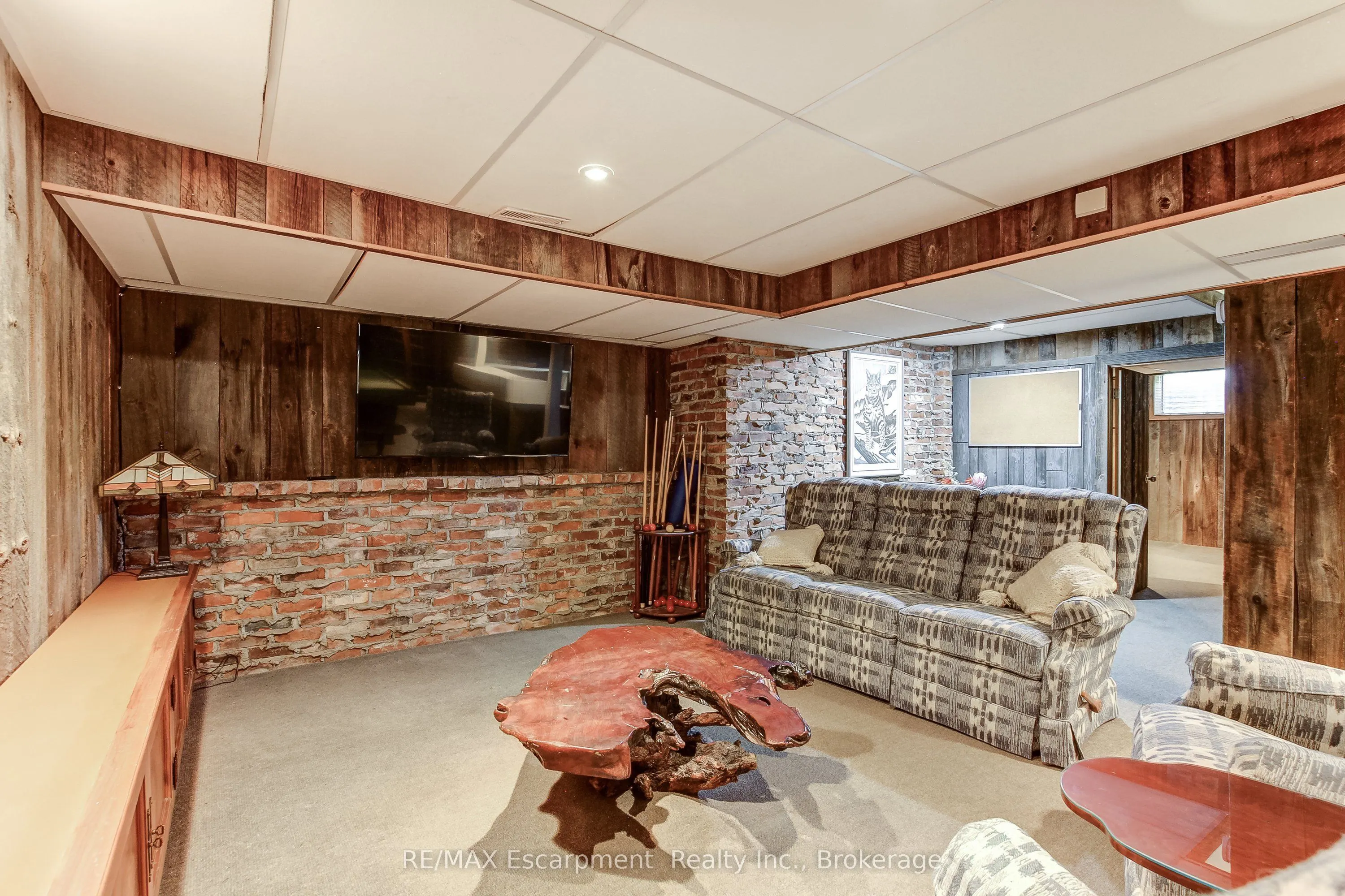 215 Briar Hill Crescent