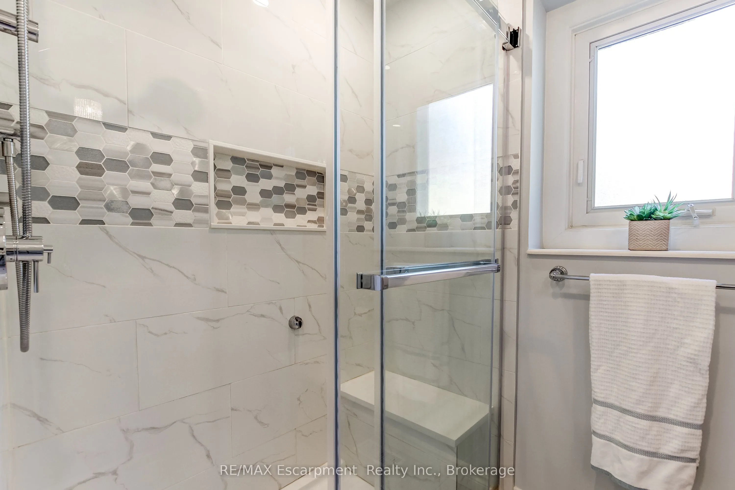 215 Briar Hill Crescent