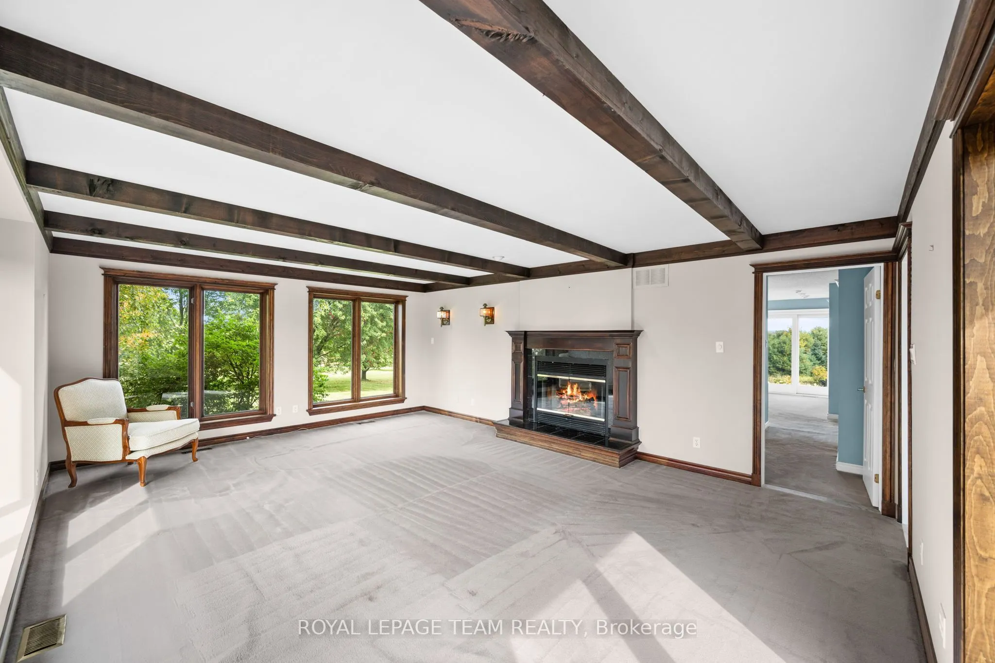 285 Pinhey Point Road