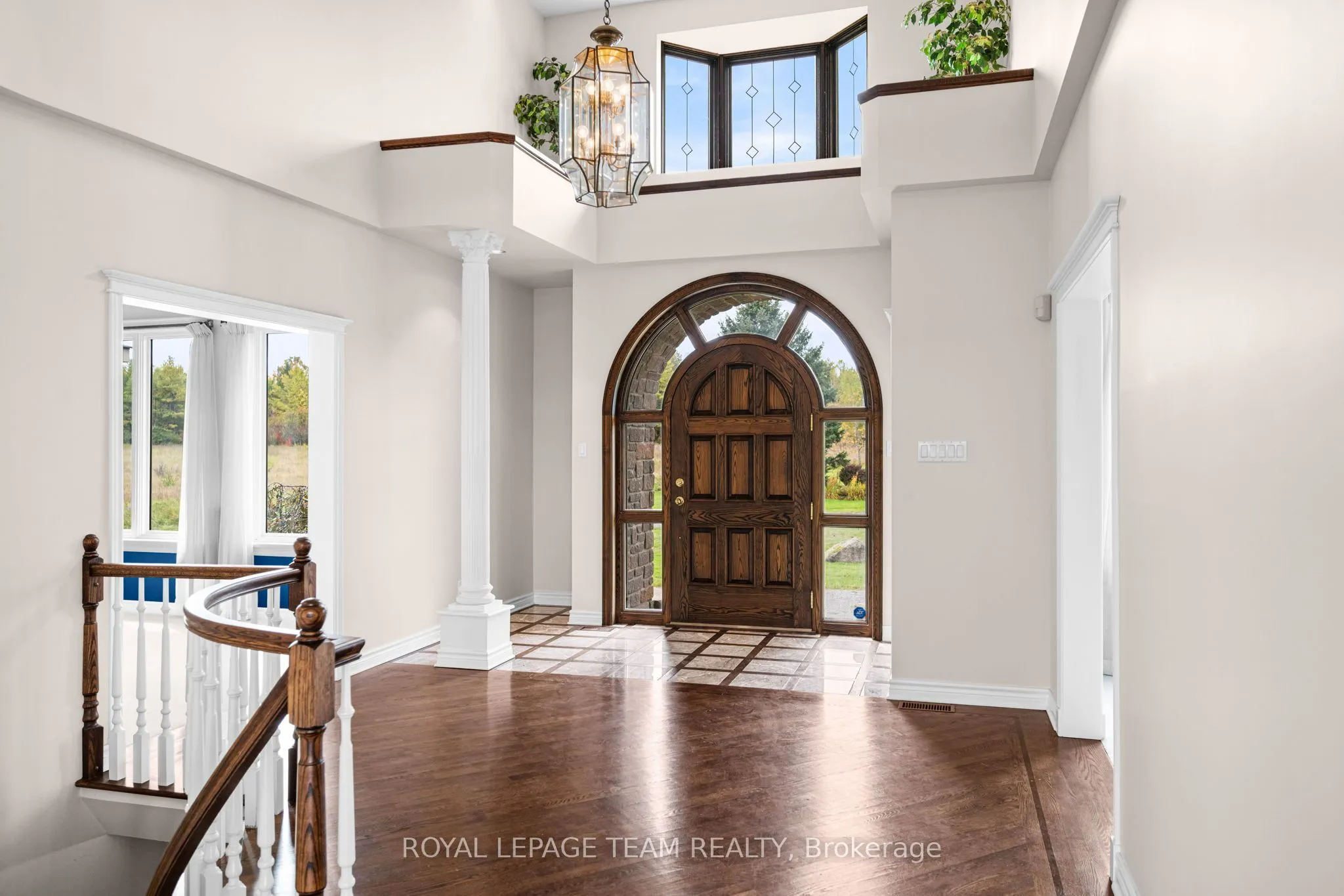 285 Pinhey Point Road