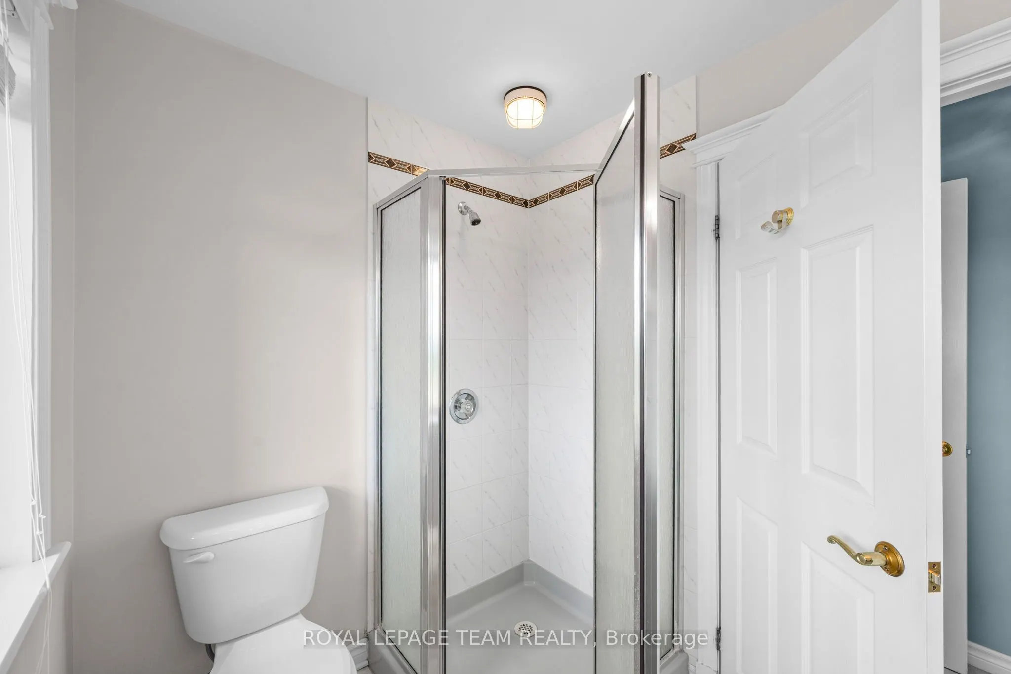 285 Pinhey Point Road