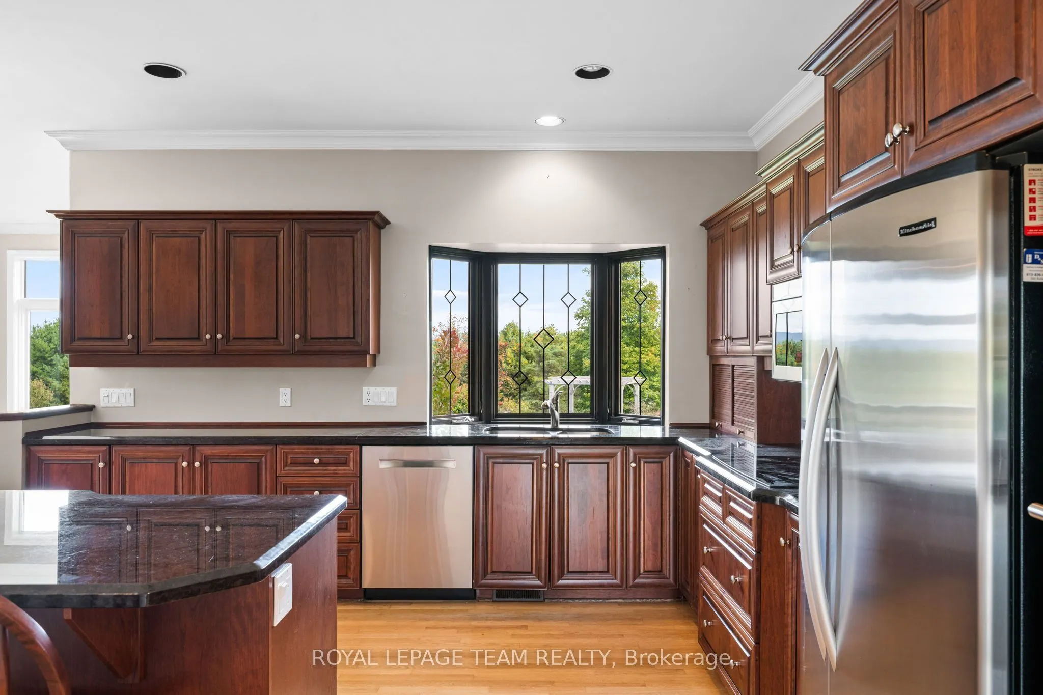 285 Pinhey Point Road